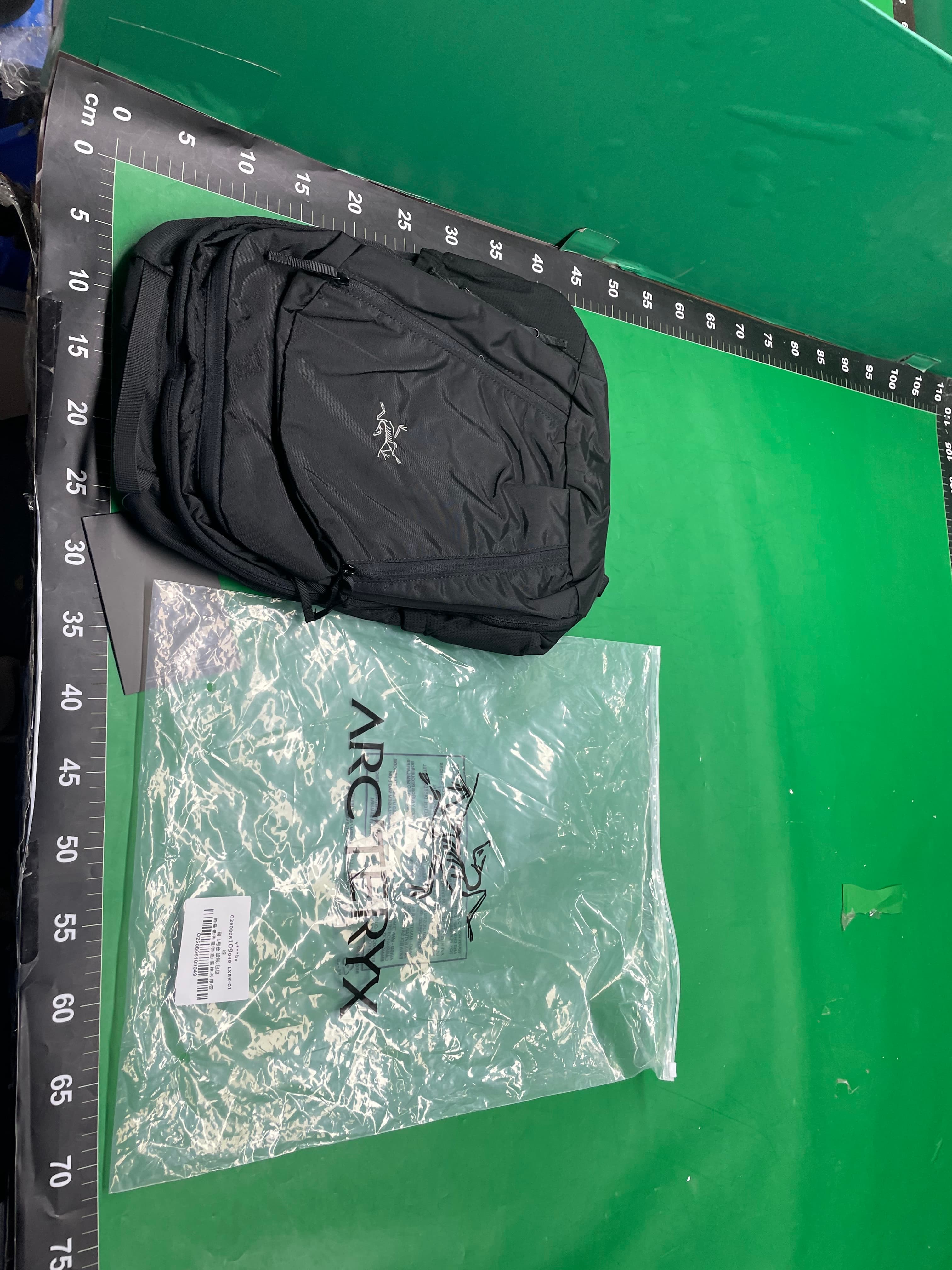鸡骨架包 新款26L双肩户外运动包休闲登山包男女百搭背包防水 — foto QC 1