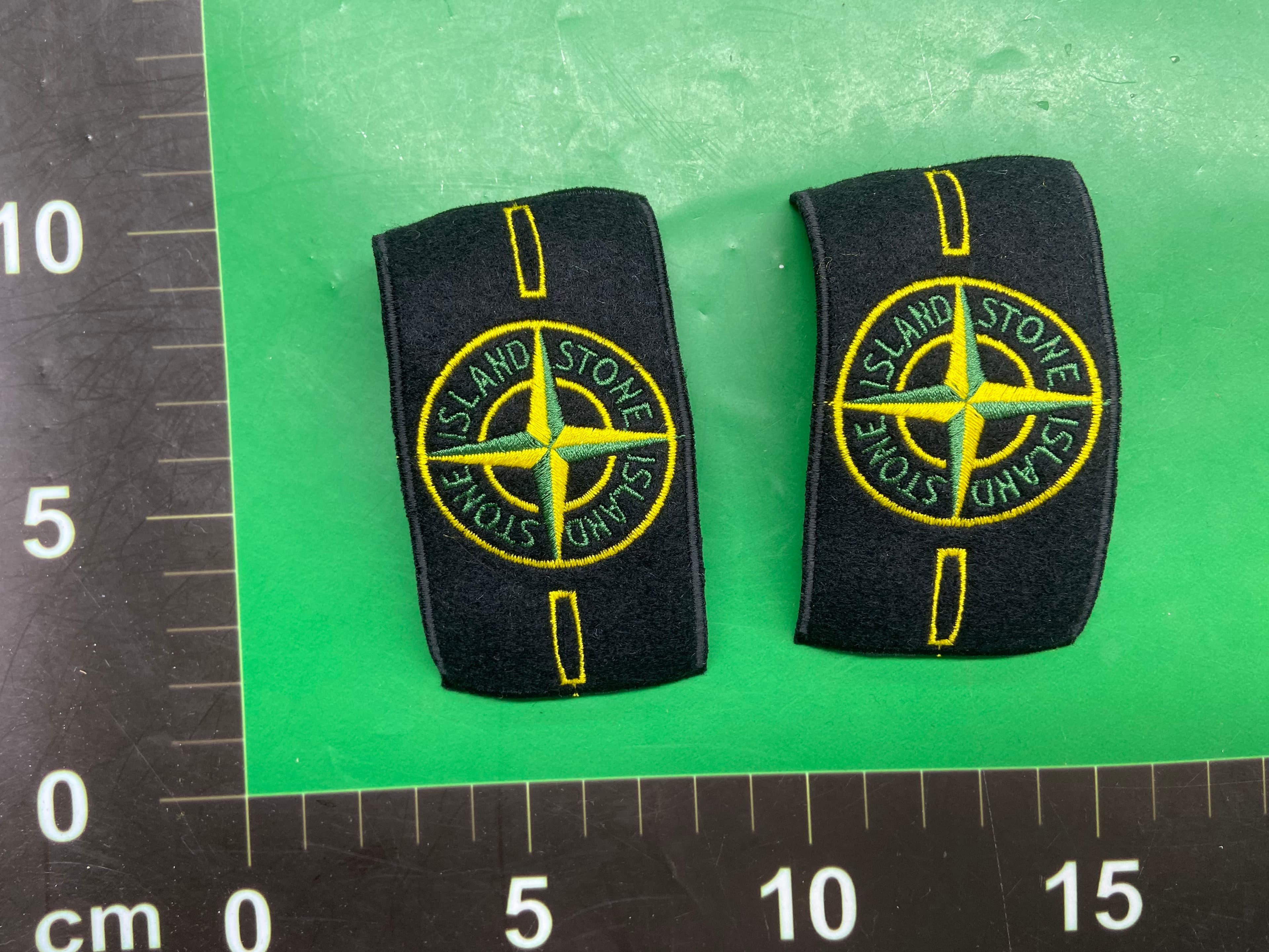 Badges — miniatura QC 3