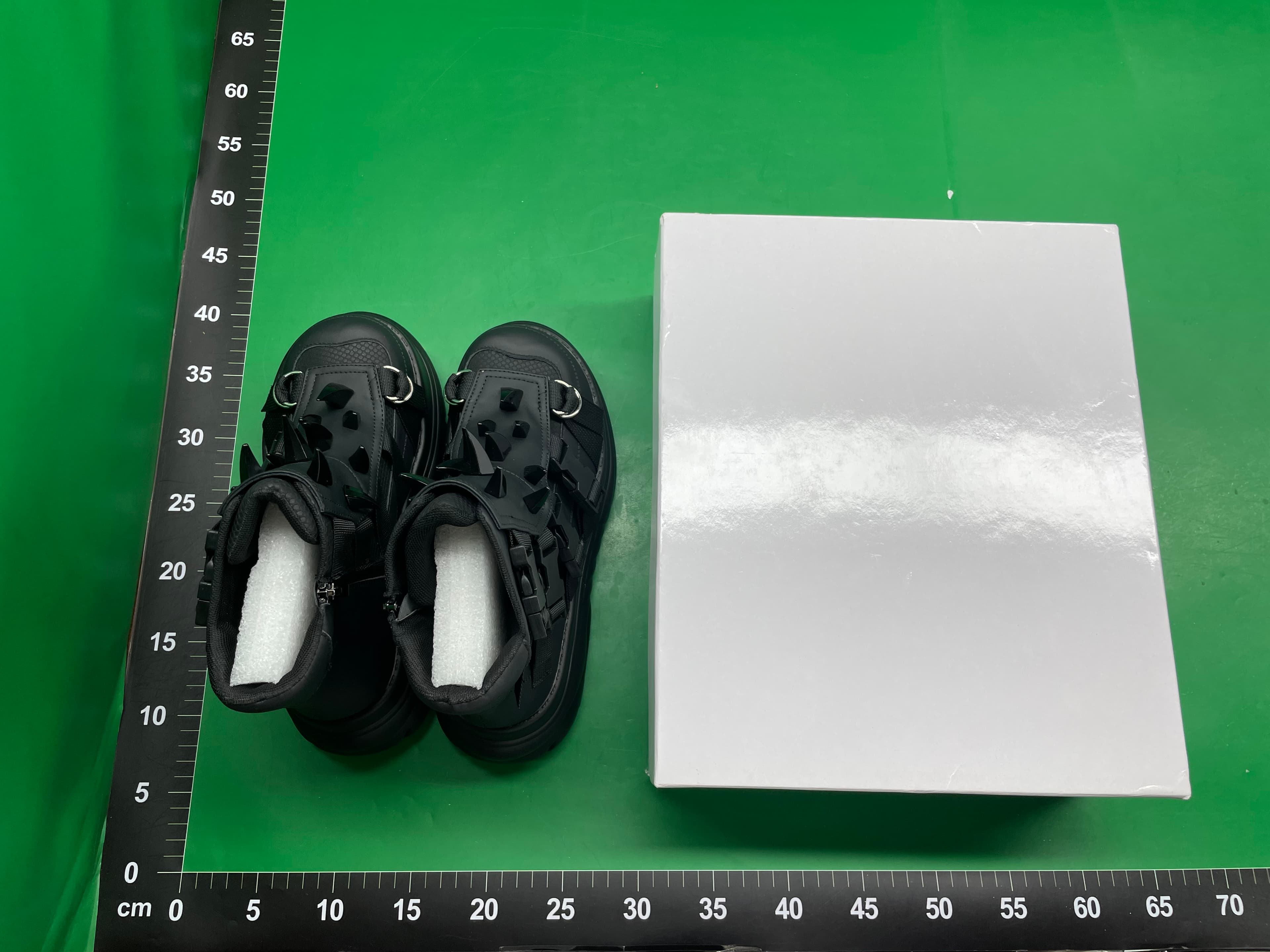 亚马逊跨境外贸马丁靴朋克松糕厚底运动复古牛角铆钉重金属短靴女 — miniatura QC 2