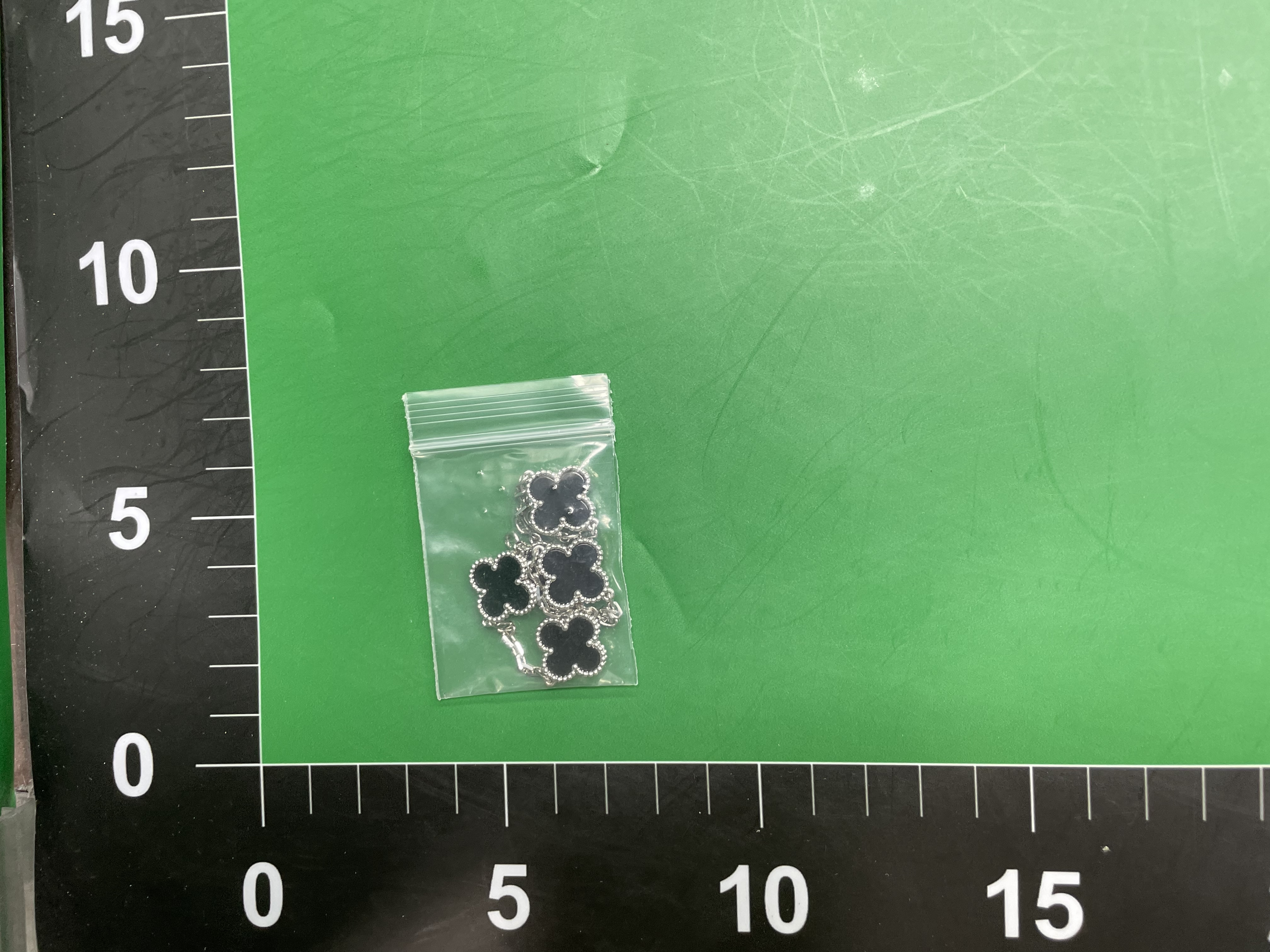 梵家新款四叶草五花手链女镀18k金红蓝紫色镭射满钻轻奢高级感ins — foto QC 1