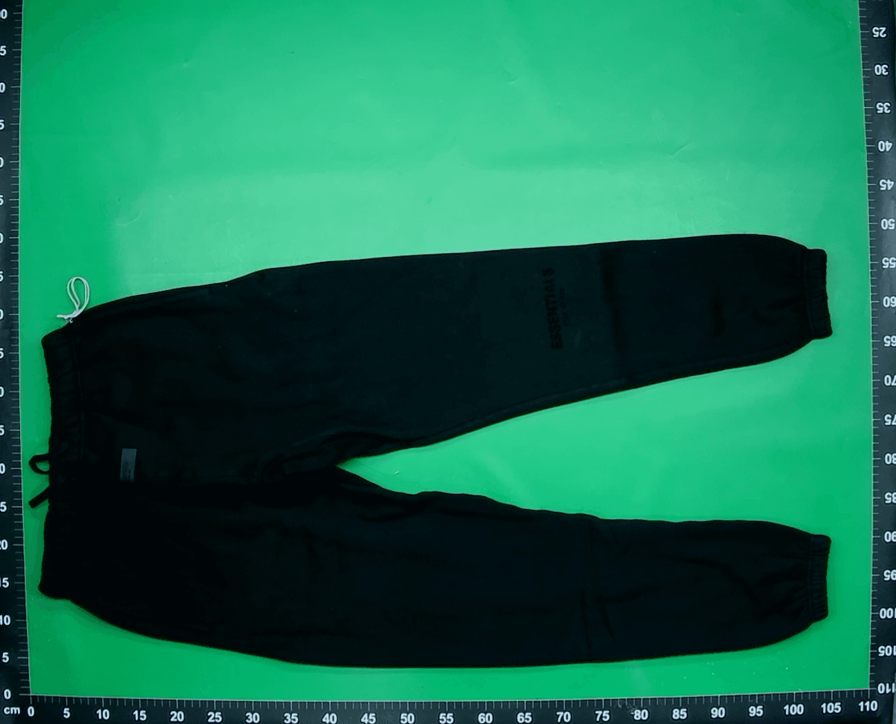 SS22-Essentials小标植绒印花Sweatpants 束脚长裤舒适舒适穿搭时 — foto QC 1
