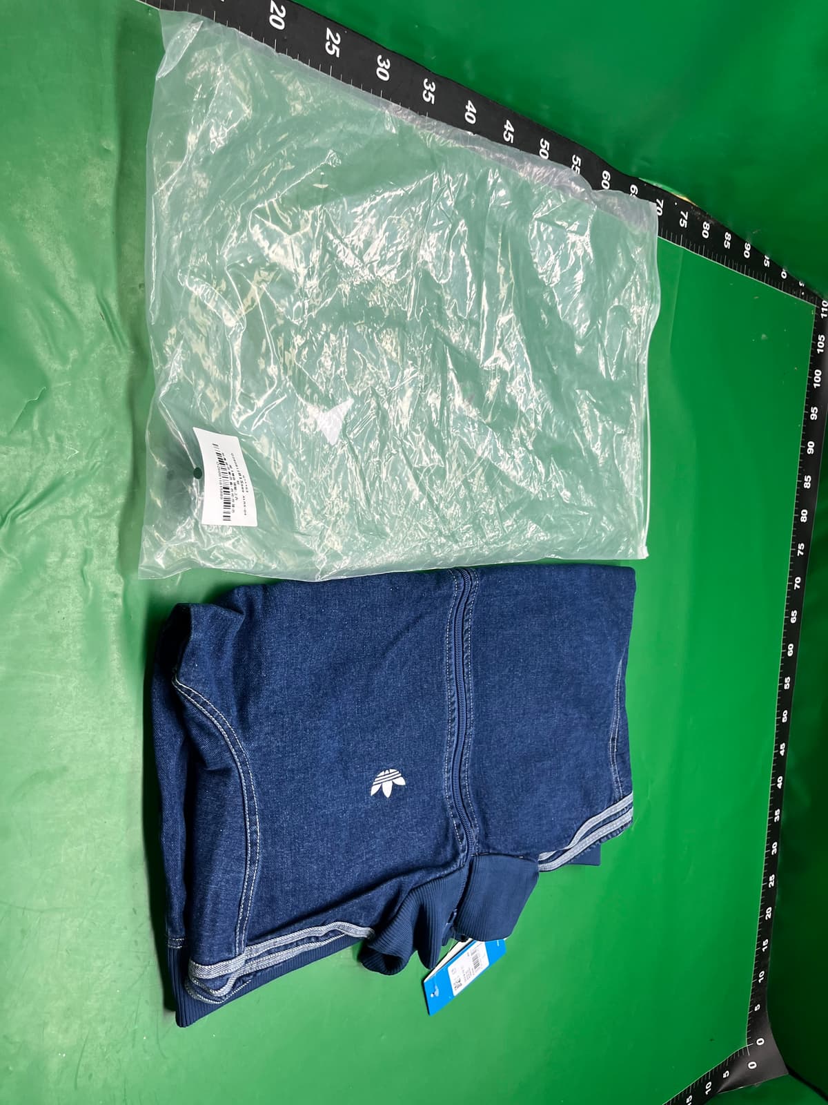 有标绣花三叶高版本新款翻领开衫牛仔克夹外套搭配男女牛仔裤组合 — miniatura QC 4