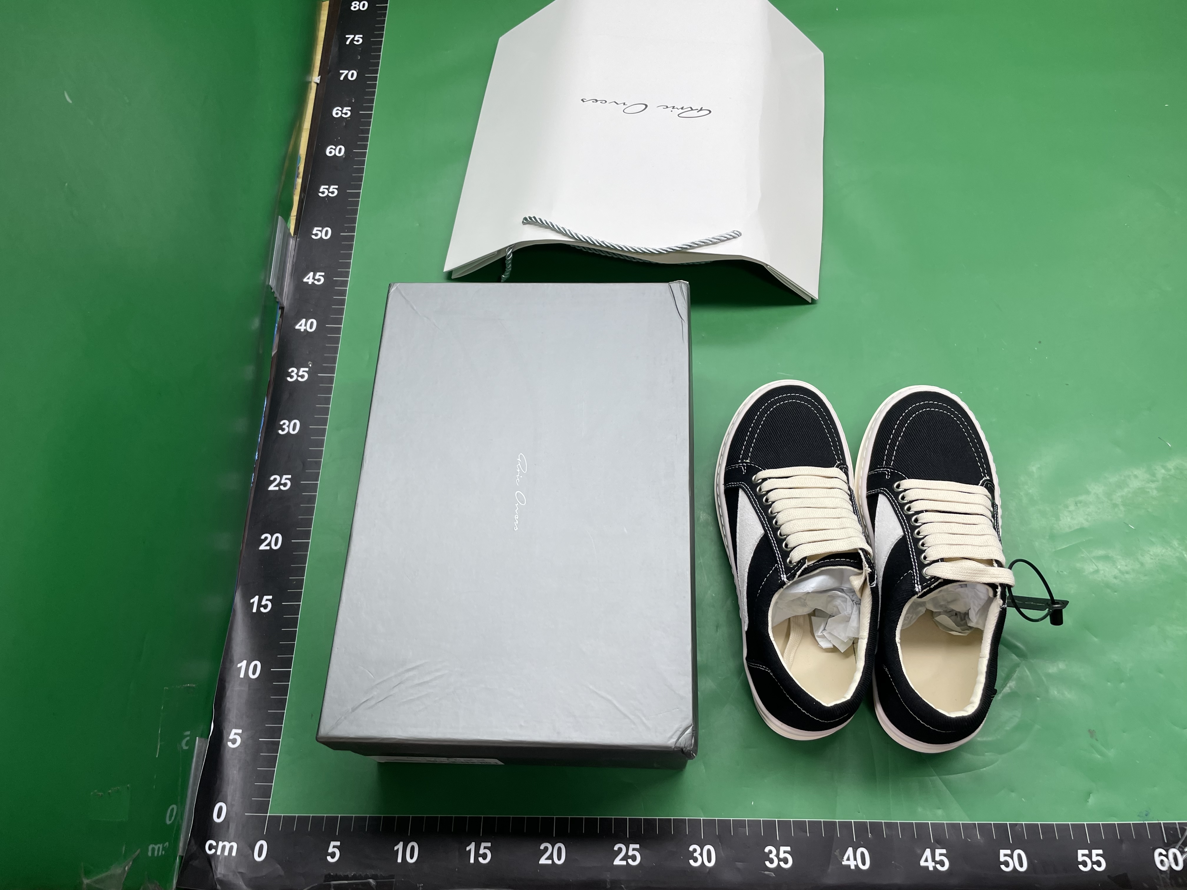 欧美广州rricowees男鞋低帮纳帕小三角牛皮黑白系带板鞋增高潮牌 — foto QC 1