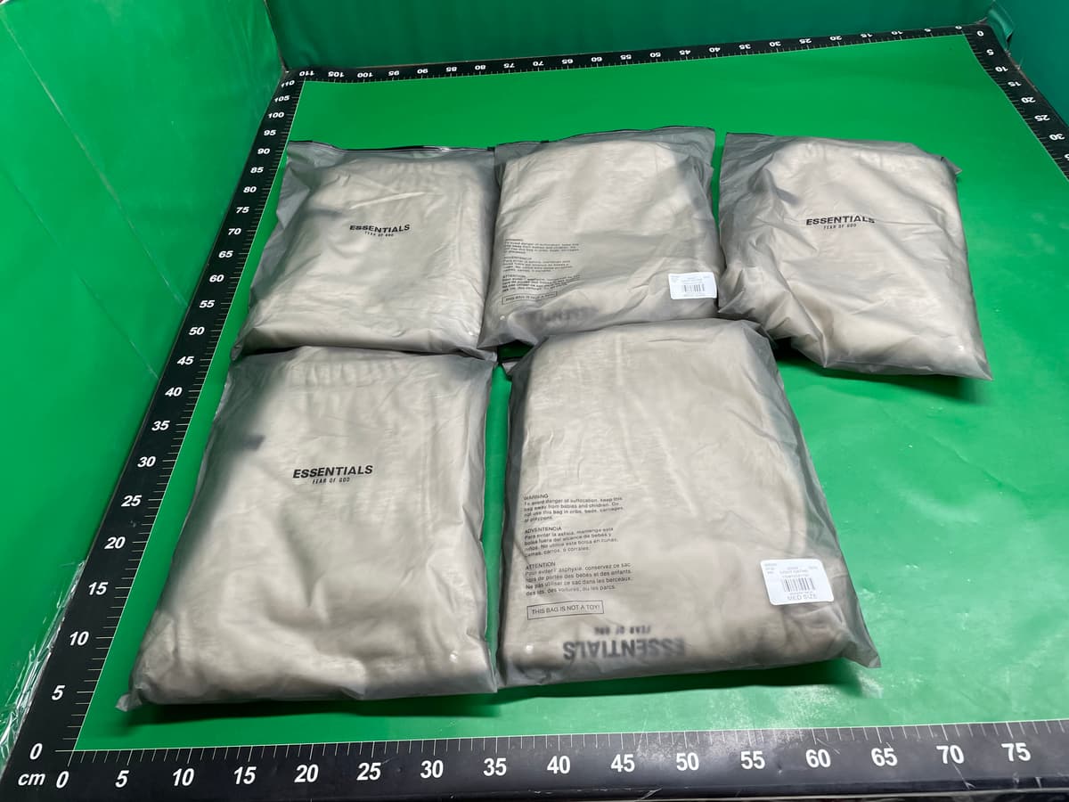 2022SS- Essentials-绒布直筒裤 小字logo植绒印花 — foto QC 1