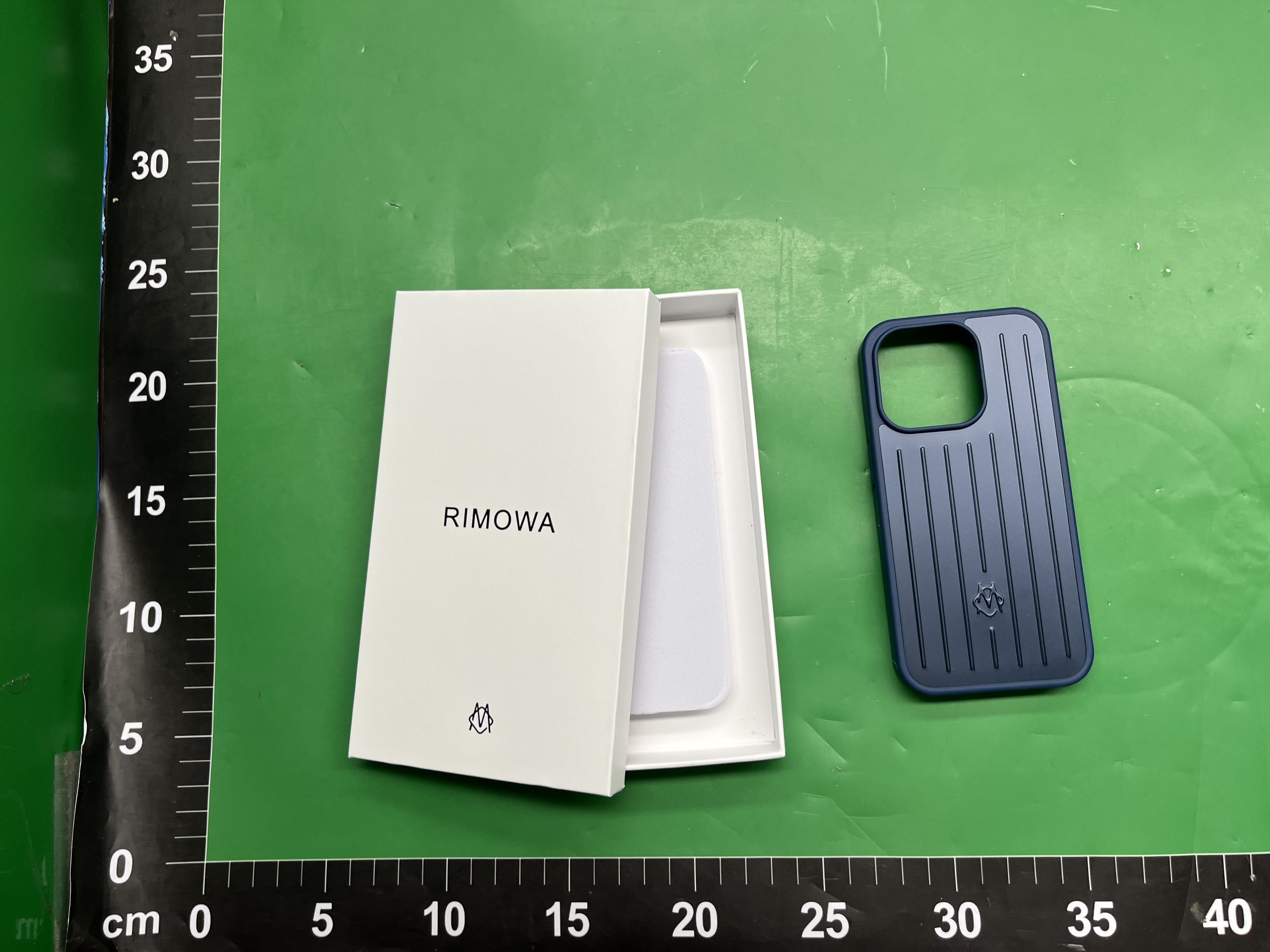 适用于日默瓦苹果17promax手机壳银色铝镁合金Magsafe磁吸iPhone16Pro聚碳酸酯粉15pro保护套14pm高级感防摔 — foto QC 1