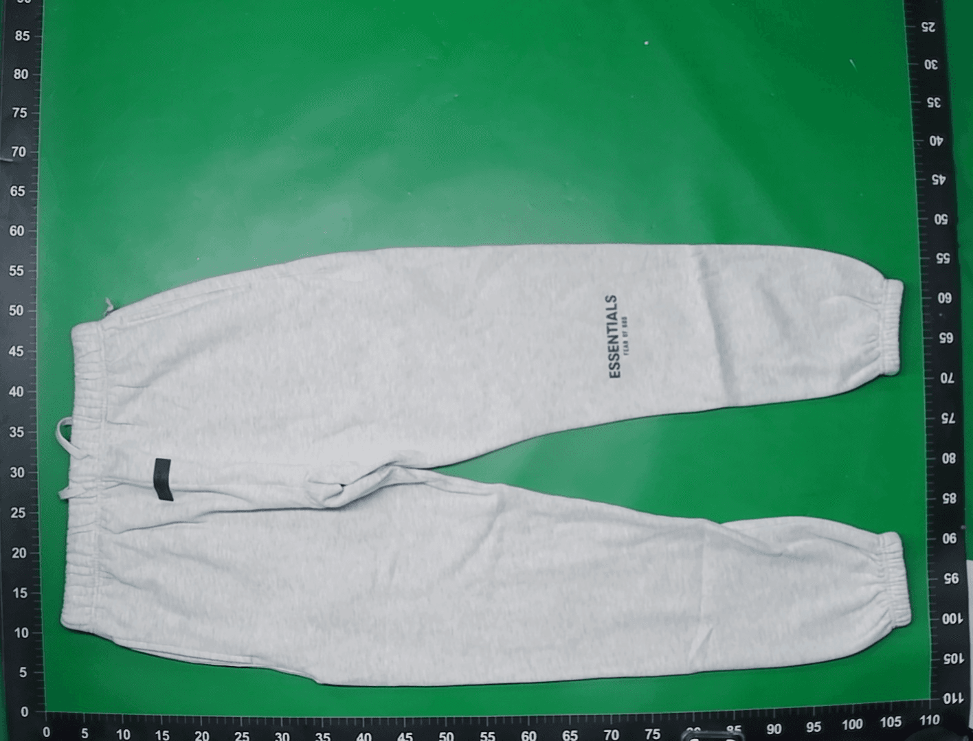 SS22-Essentials小标植绒印花Sweatpants 束脚长裤舒适舒适穿搭时 — miniatura QC 4