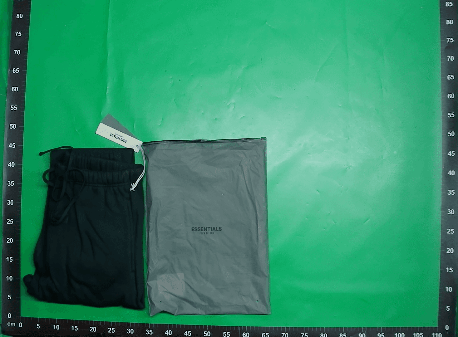 SS22-Essentials小标植绒印花Sweatpants 束脚长裤舒适宽松 — foto QC 1