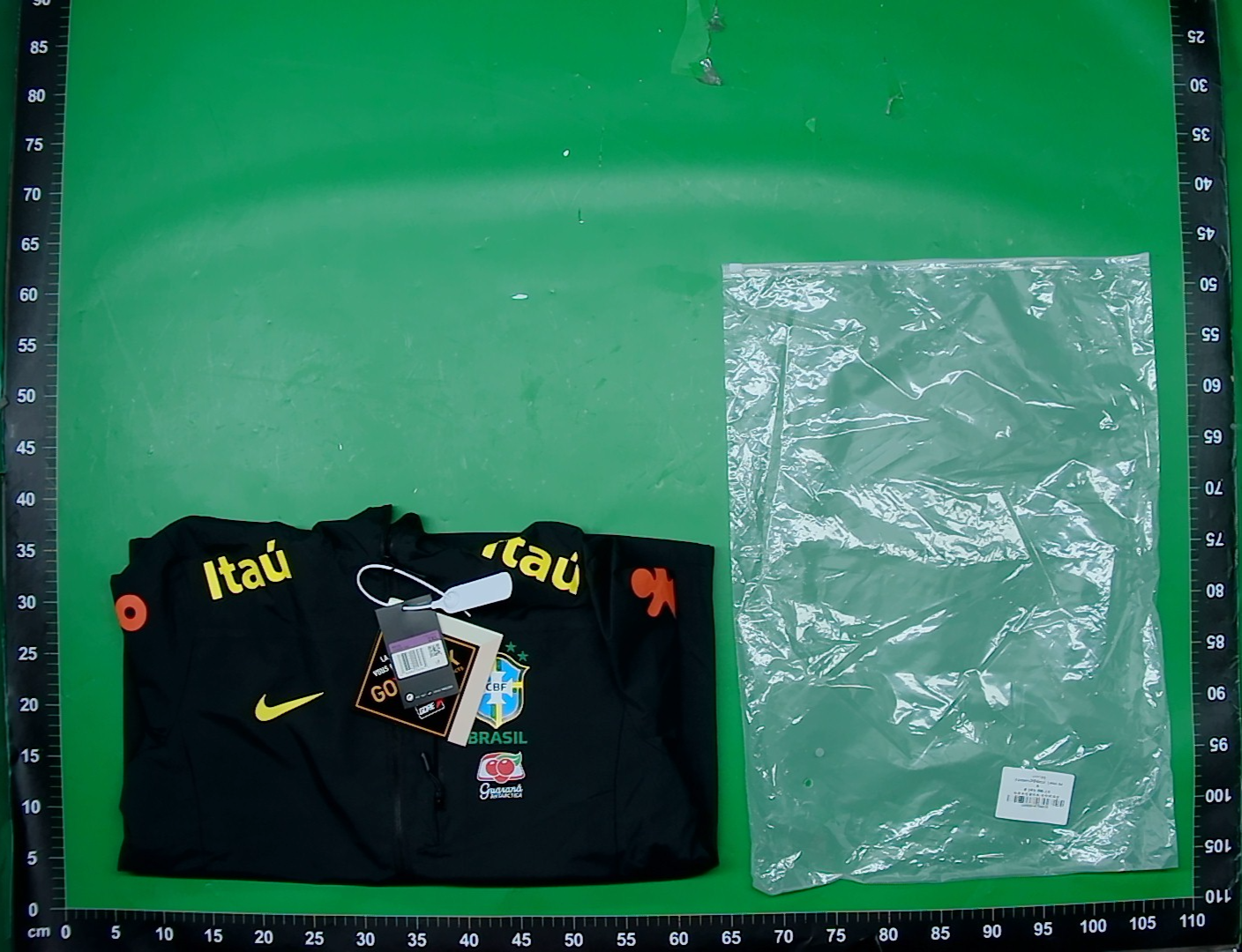 巴西LOGO足球冲锋衣棉服皇马巴萨切尔西男女风衣休闲薄款 — foto QC 1