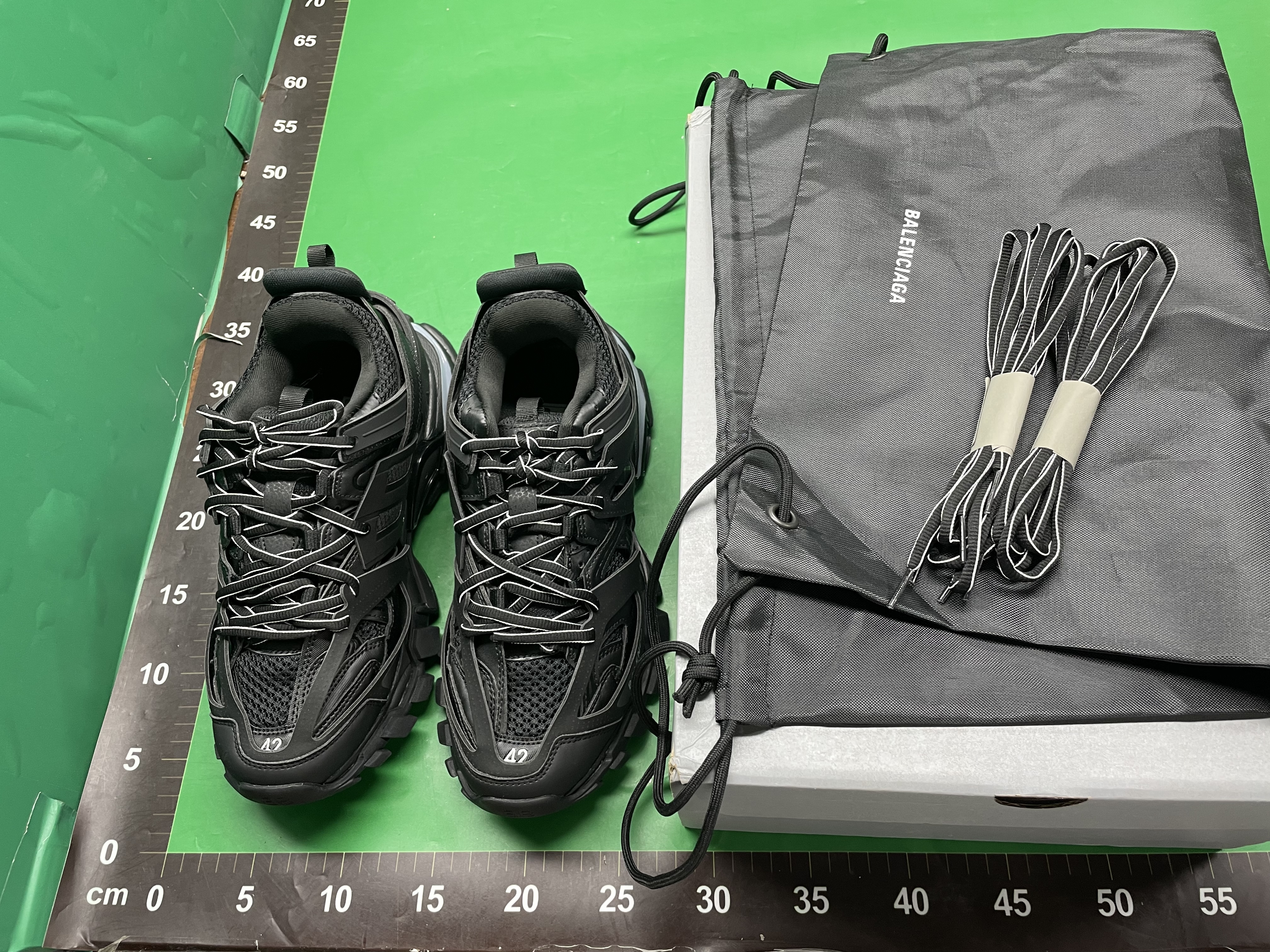 跨境带灯LED巴黎三代Track3.0老爹鞋男女ins潮鞋情侣百搭增高鞋 — foto QC 1