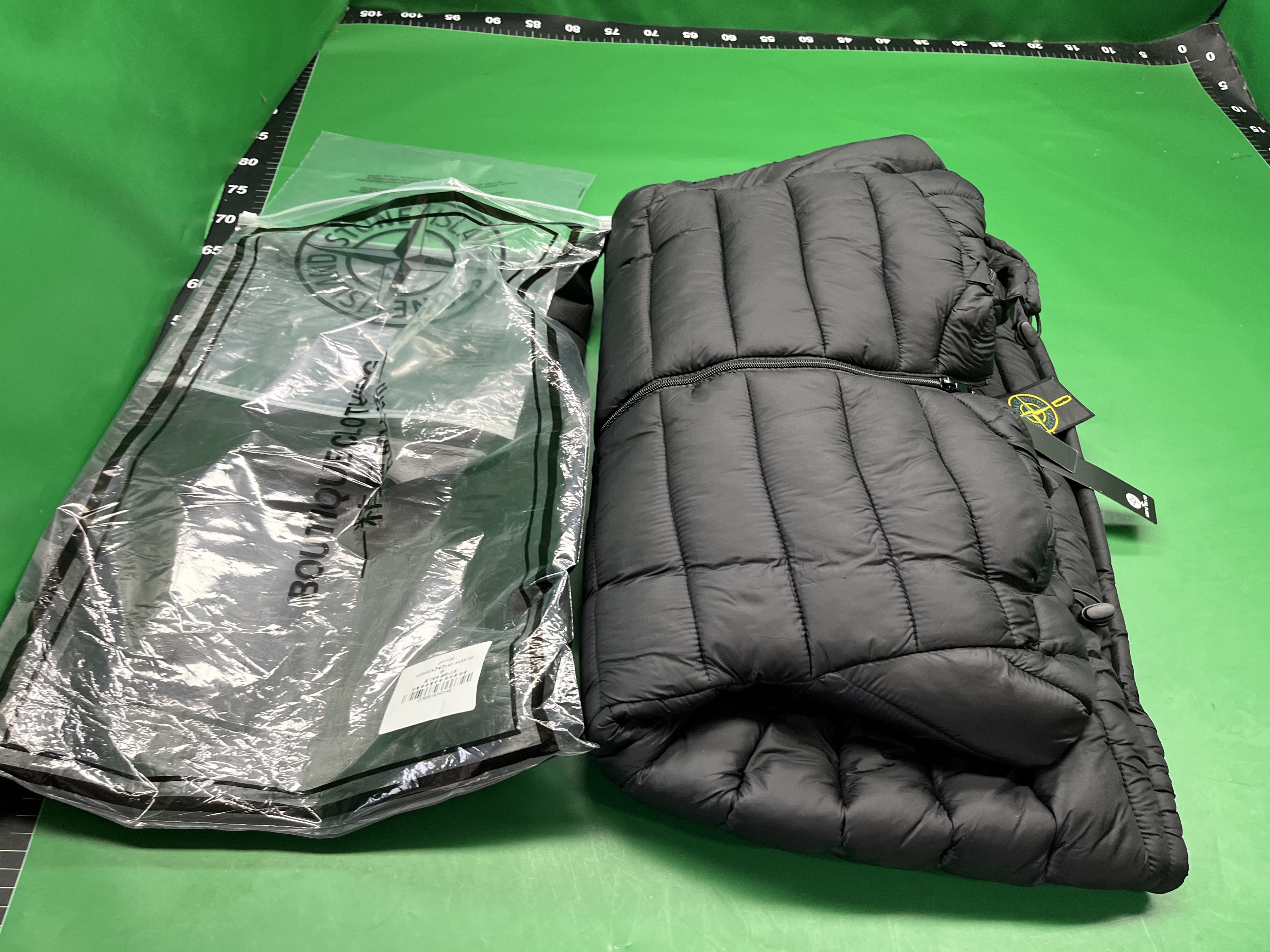 跨境秋冬新款潮牌连帽保暖防风棉服外套 男女轻薄运动休闲羽绒服 — foto QC 1