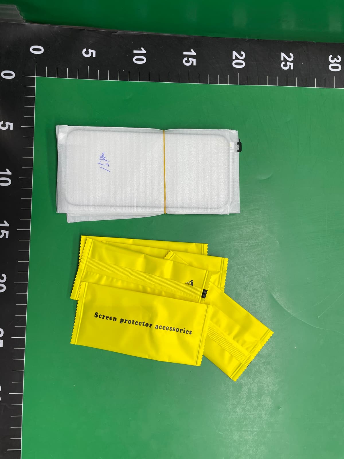 适用苹果18promax丝印高清钢化膜全屏膜苹果17pro黑边高清钢化膜 — foto QC 1
