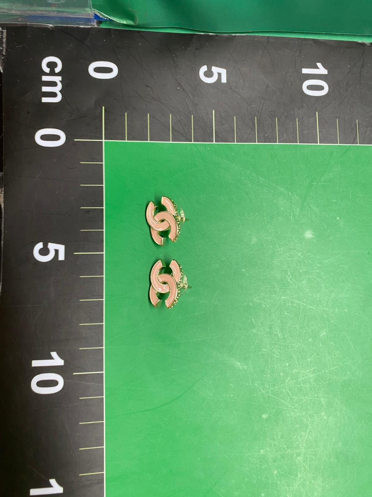 香家耳钉欧美跨境轻奢高级感轻奢风女款耳环个性百搭经典复古耳饰 — miniatura QC 2