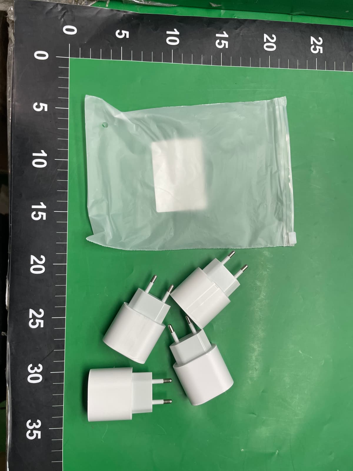 PD35W欧规适用苹果充电器手机8-17全系typec接口数据线欧规充电头 — miniatura QC 2