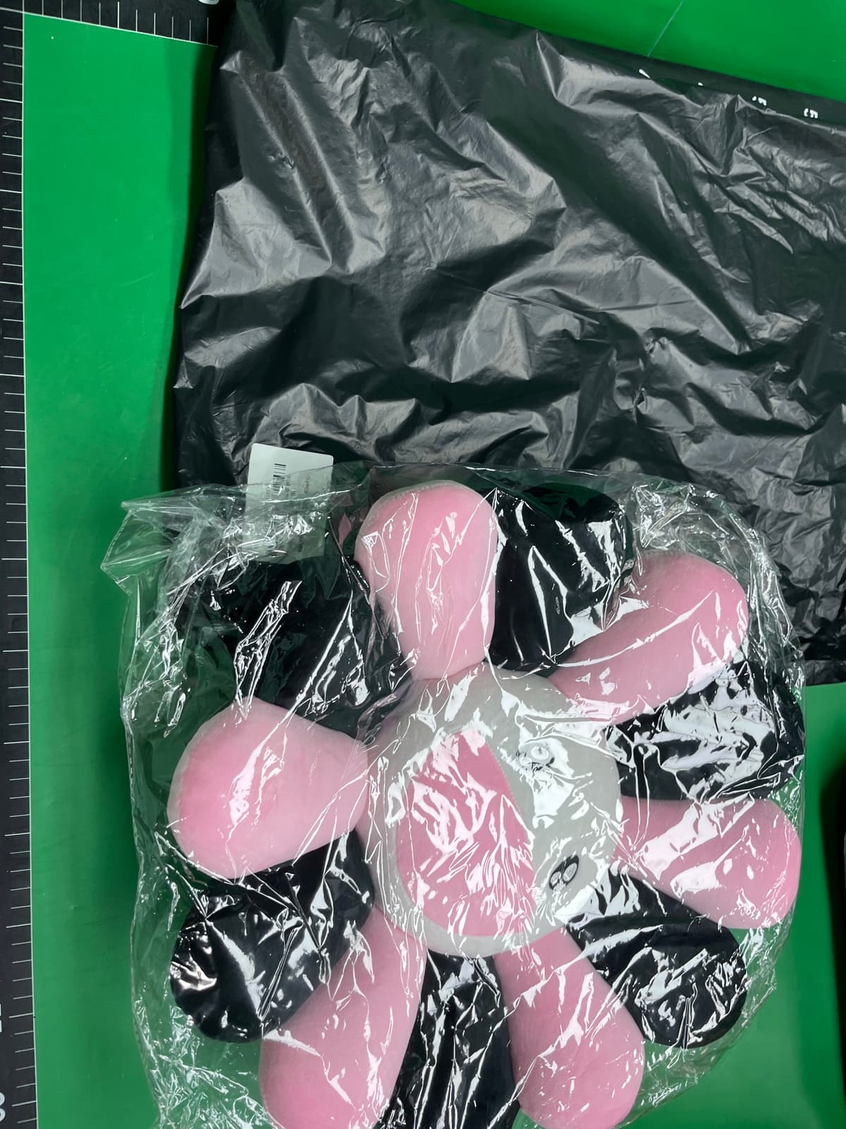 潮牌村上隆七彩太阳花抱枕潮流摆件沙发坐垫靠垫毛绒玩具家居装饰 — miniatura QC 2