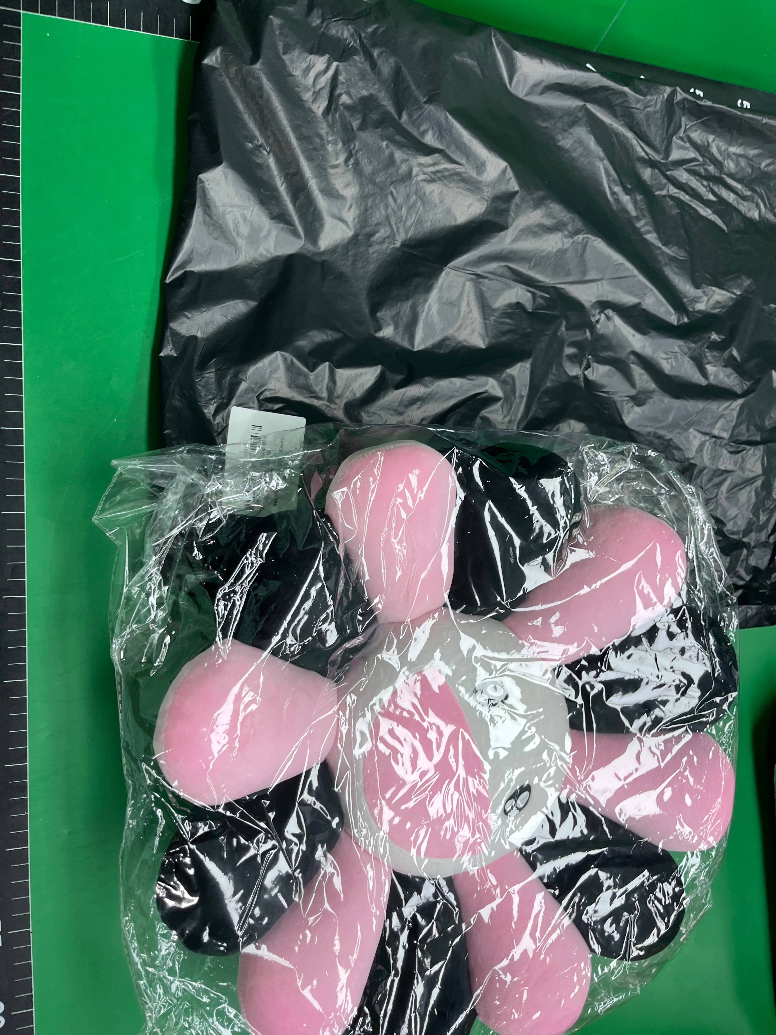潮牌村上隆七彩太阳花抱枕潮流摆件沙发坐垫靠垫毛绒玩具家居装饰 — foto QC 1