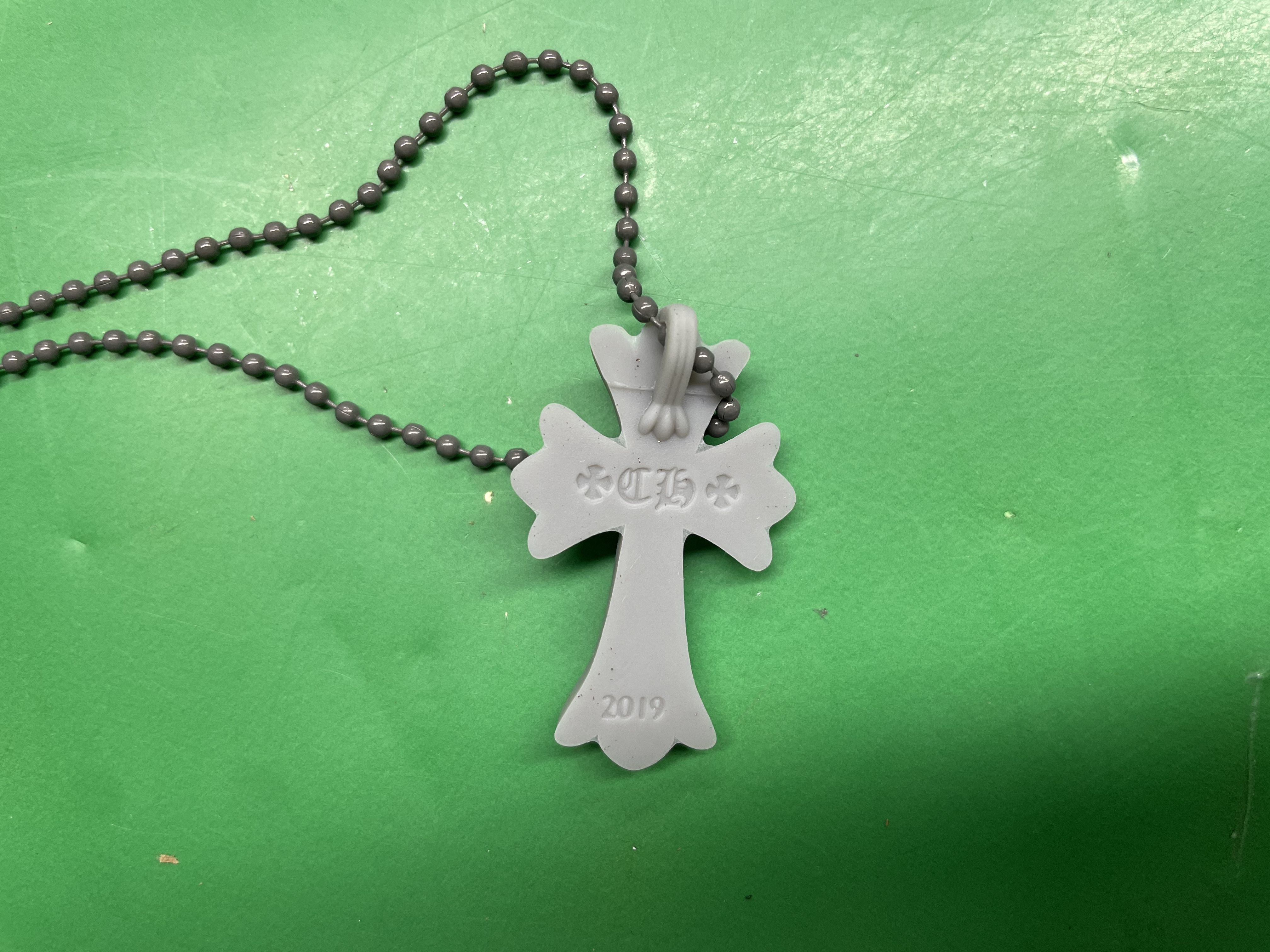 Trendy Joker Color Silicone Cross Necklace Vintage Men's and Women's Rubber Love Lock Sword Pendant Necklace — miniatura QC 2