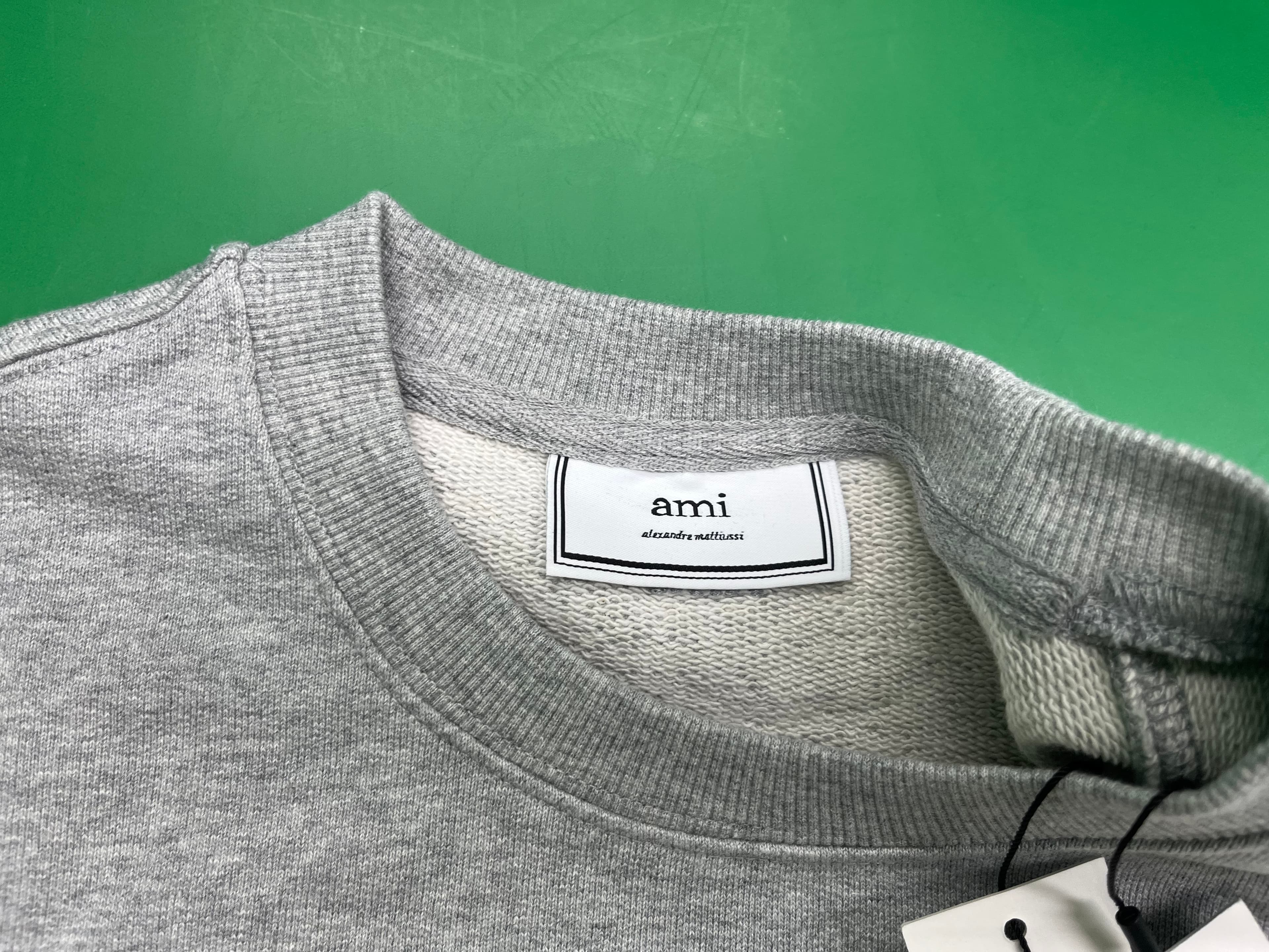 Three-Dimensional Badge Sweatshirt — miniatura QC 2