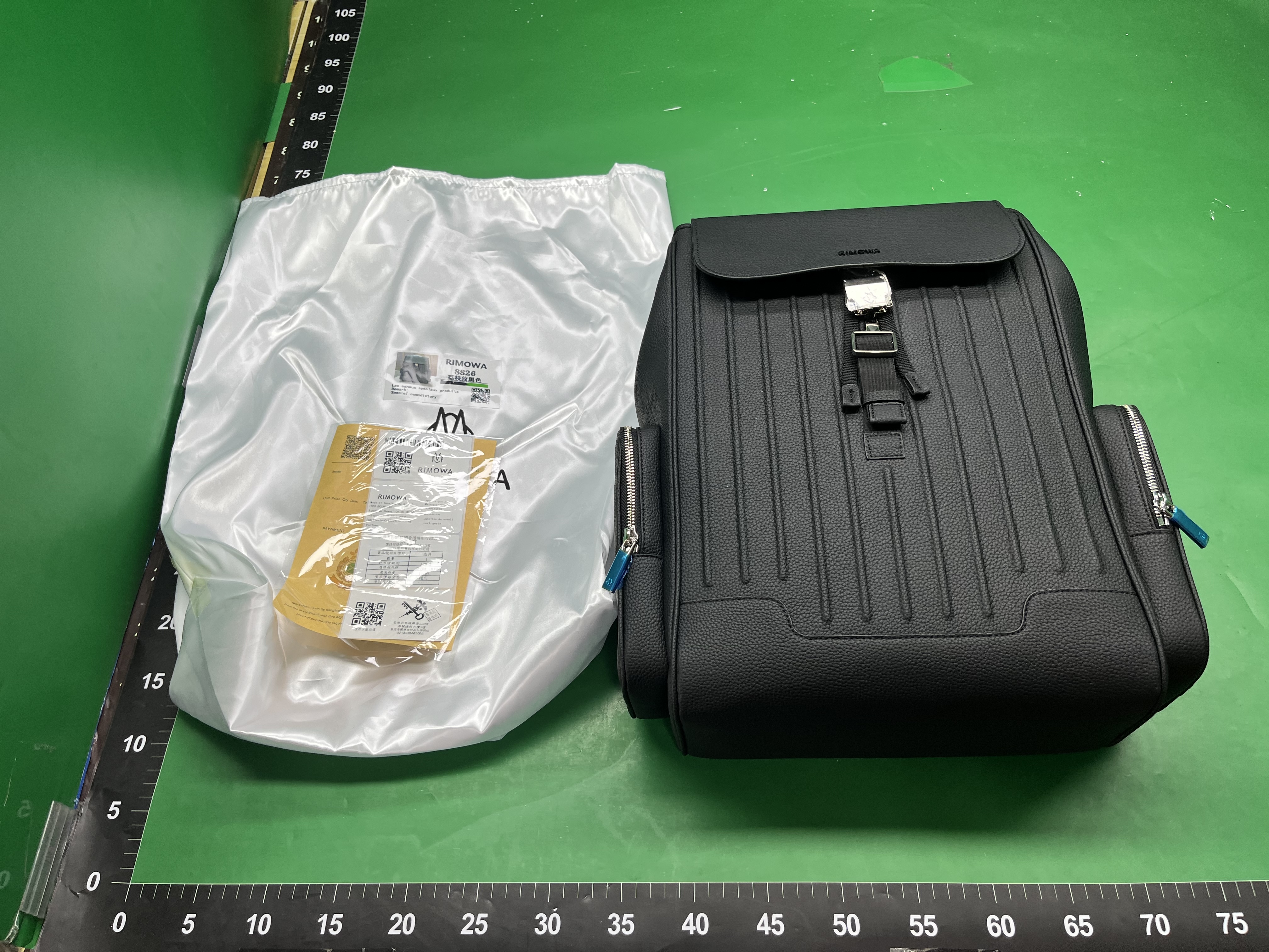 莞产原单新款日默瓦原厂五金配件背包旅行男女款手提双肩包 — miniatura QC 4