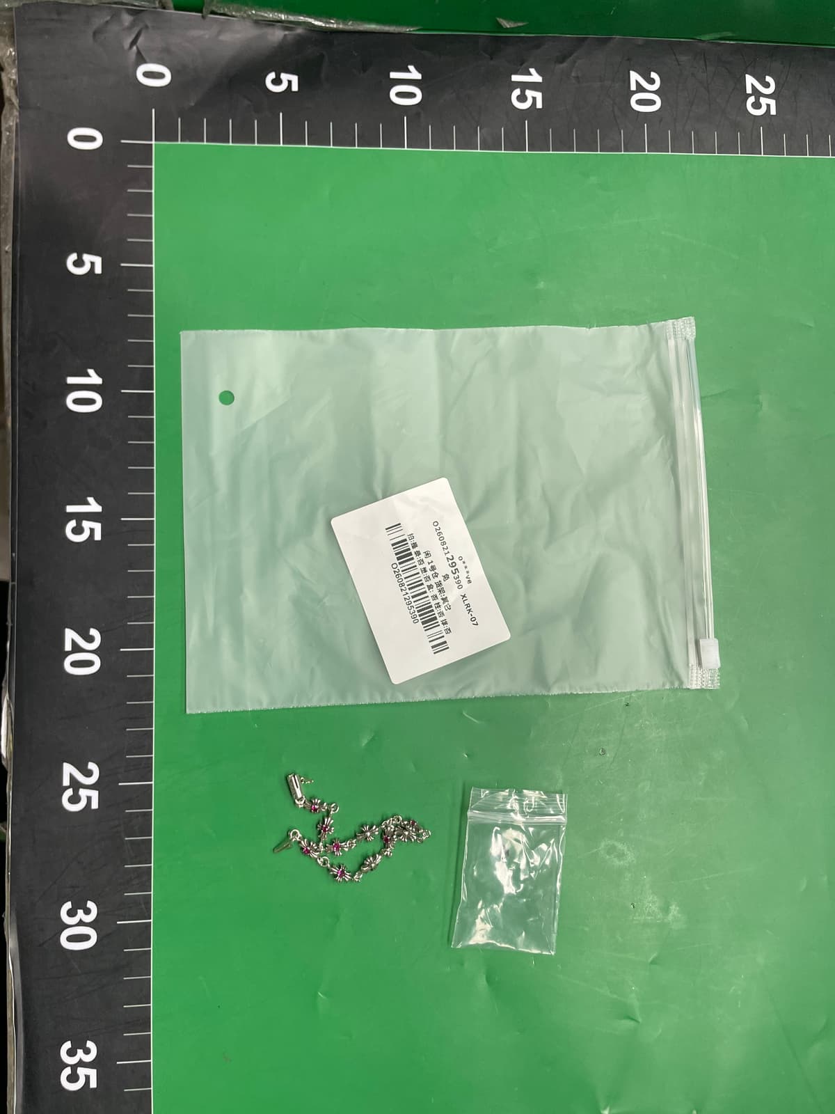 CH潮牌复古克罗伈手链骰子童军花十字花带钻金色泰银细款插片批发 — miniatura QC 5