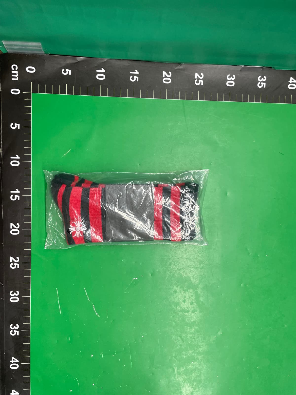 克罗爱袜子袜中高筒条纹字母红唇刺绣标毛巾底运动袜保暖百搭春季 — foto QC 1