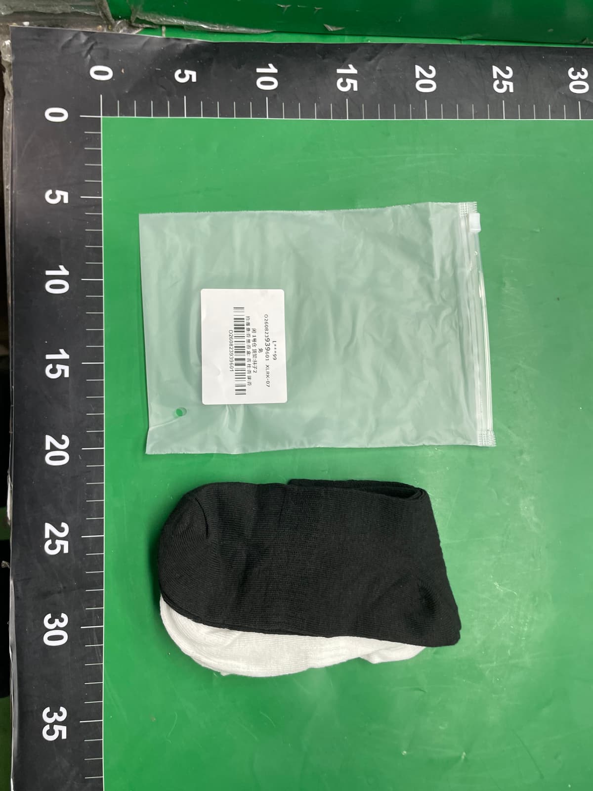 秋季纯色百搭黑白灰男女运动高筒袜简约棉柔长袜子诸暨袜业批发女 — foto QC 1