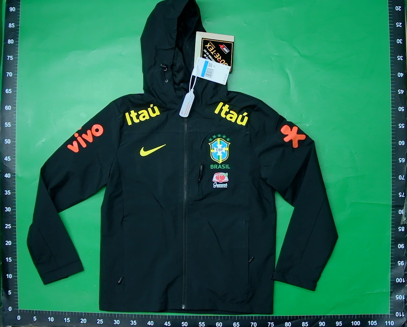 巴西LOGO足球冲锋衣棉服皇马巴萨切尔西男女风衣休闲薄款 — miniatura QC 5