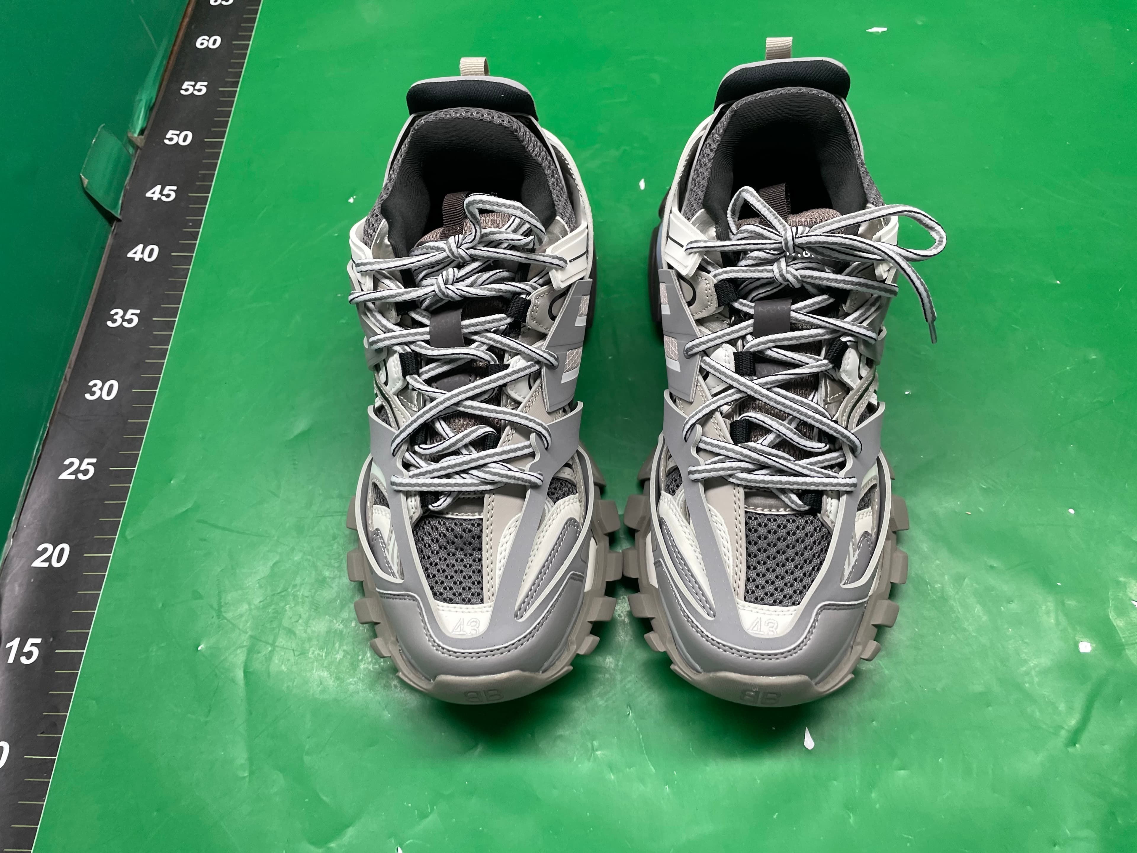 跨境现货巴黎三代Track 3.0带灯led增高舒适老爹鞋户外潮鞋百搭情 — foto QC 1