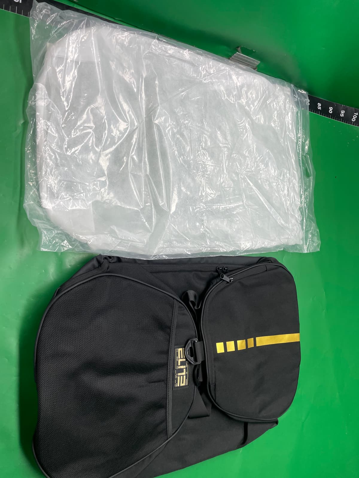 潮酷新款旅行包时尚气垫游泳健身包大容量运动训练单肩斜挎行李包 — foto QC 1