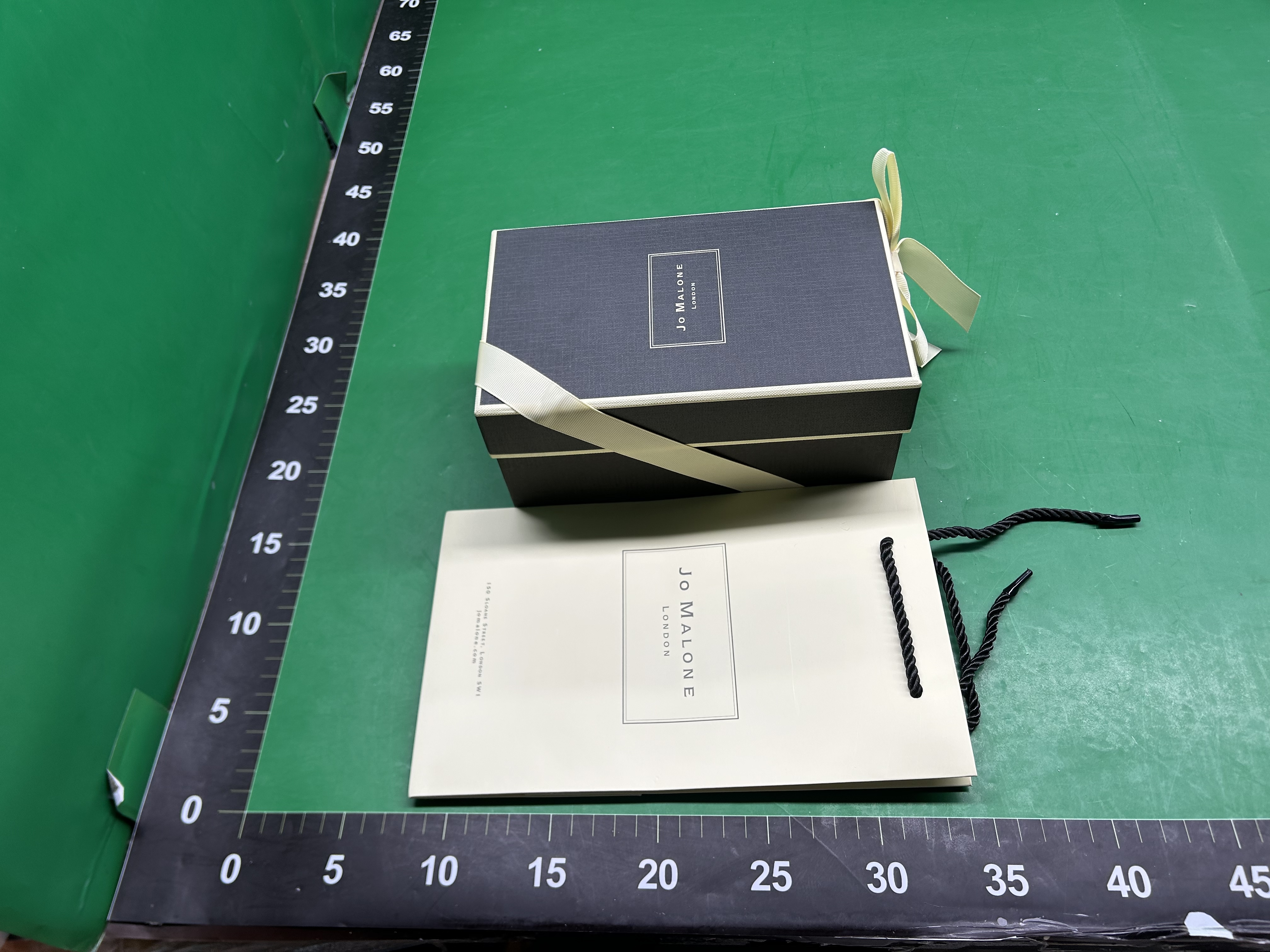 现货对版同款香薰蜡烛蓝风铃烛台家用室内持久香氛小众生日伴手礼 — foto QC 1