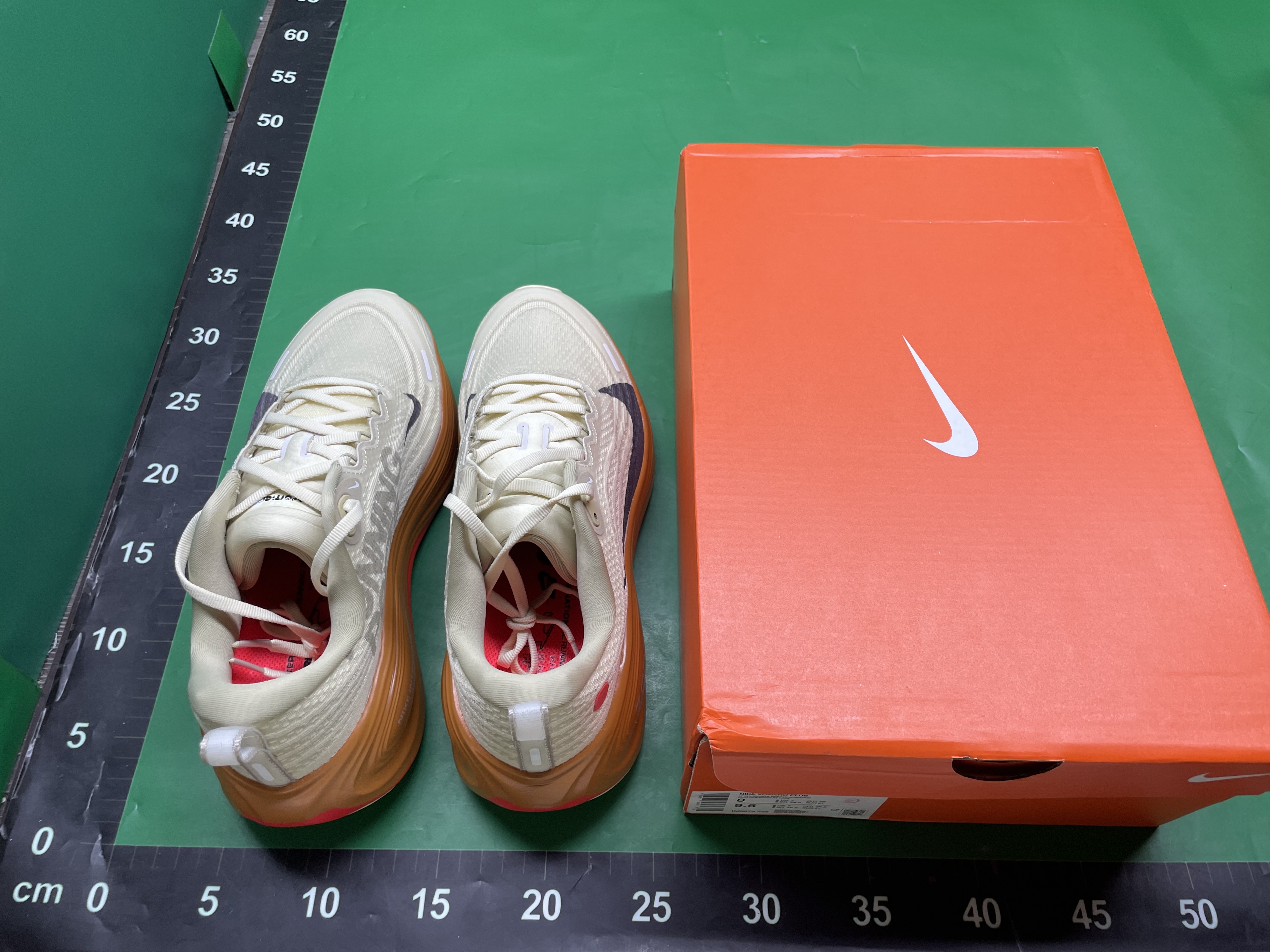Vomero Plus跑步鞋男款超轻软底跑鞋女轻量迈柔马拉松休闲慢跑鞋 — foto QC 1
