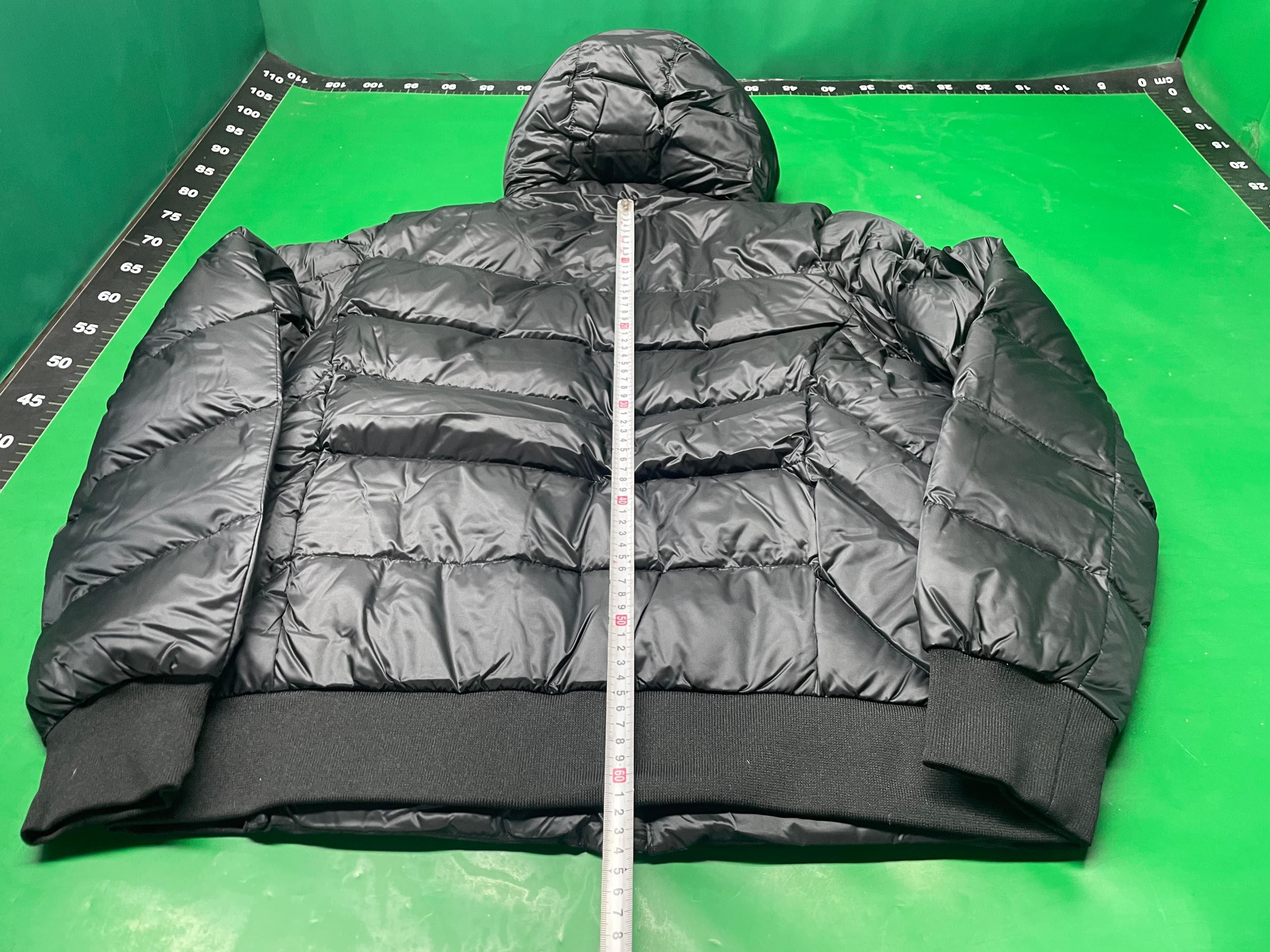 PJS-001 PHARRELL Hooded Bomber Down Jacket飞行员连帽羽绒服 — miniatura QC 4