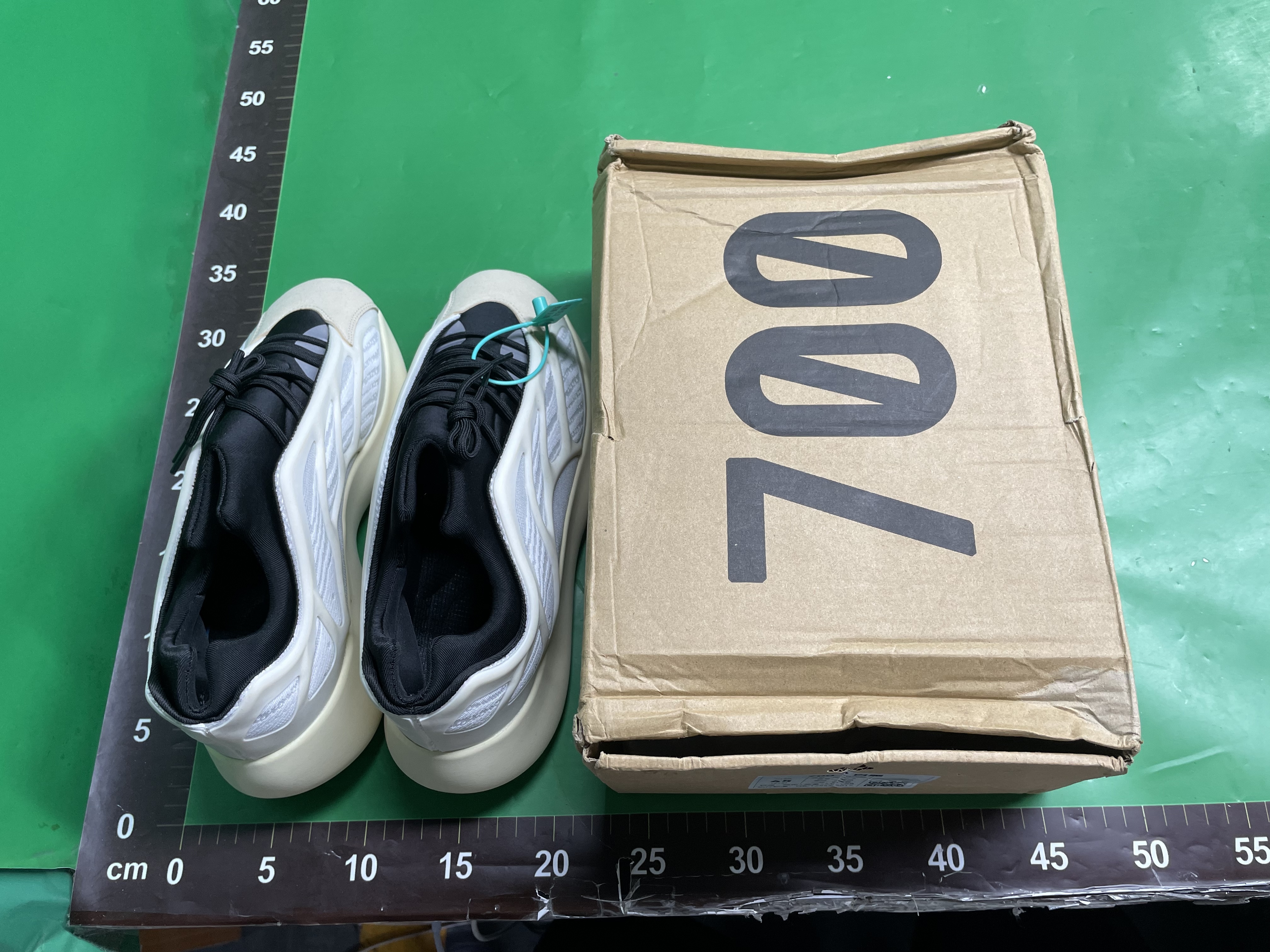 椰子鞋男鞋休闲增高老爹鞋700v3异形莆田潮夜光休闲运动yeezy代发 — miniatura QC 2