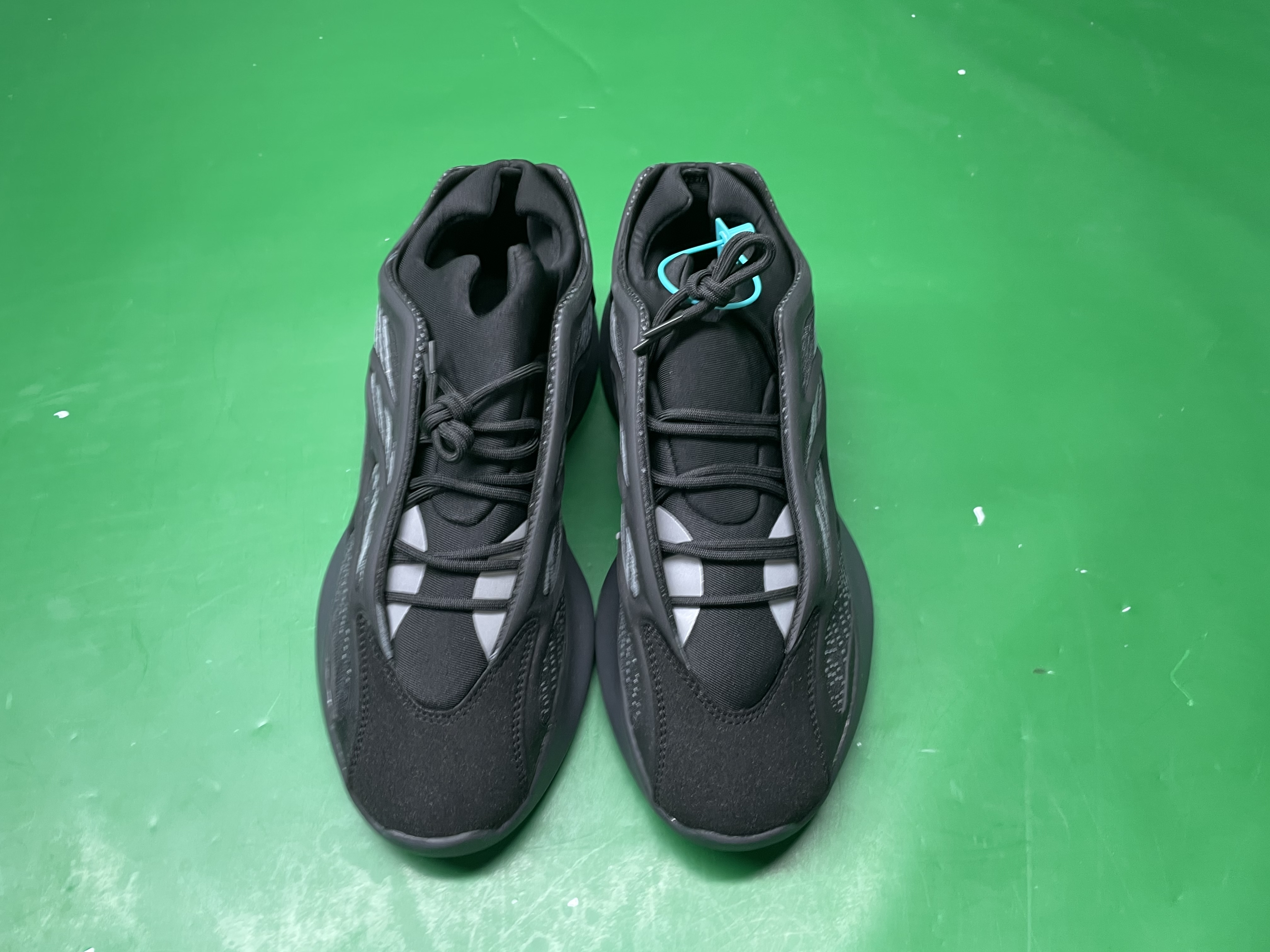 椰子鞋男鞋休闲增高老爹鞋700v3异形莆田潮夜光休闲运动yeezy代发 — foto QC 1