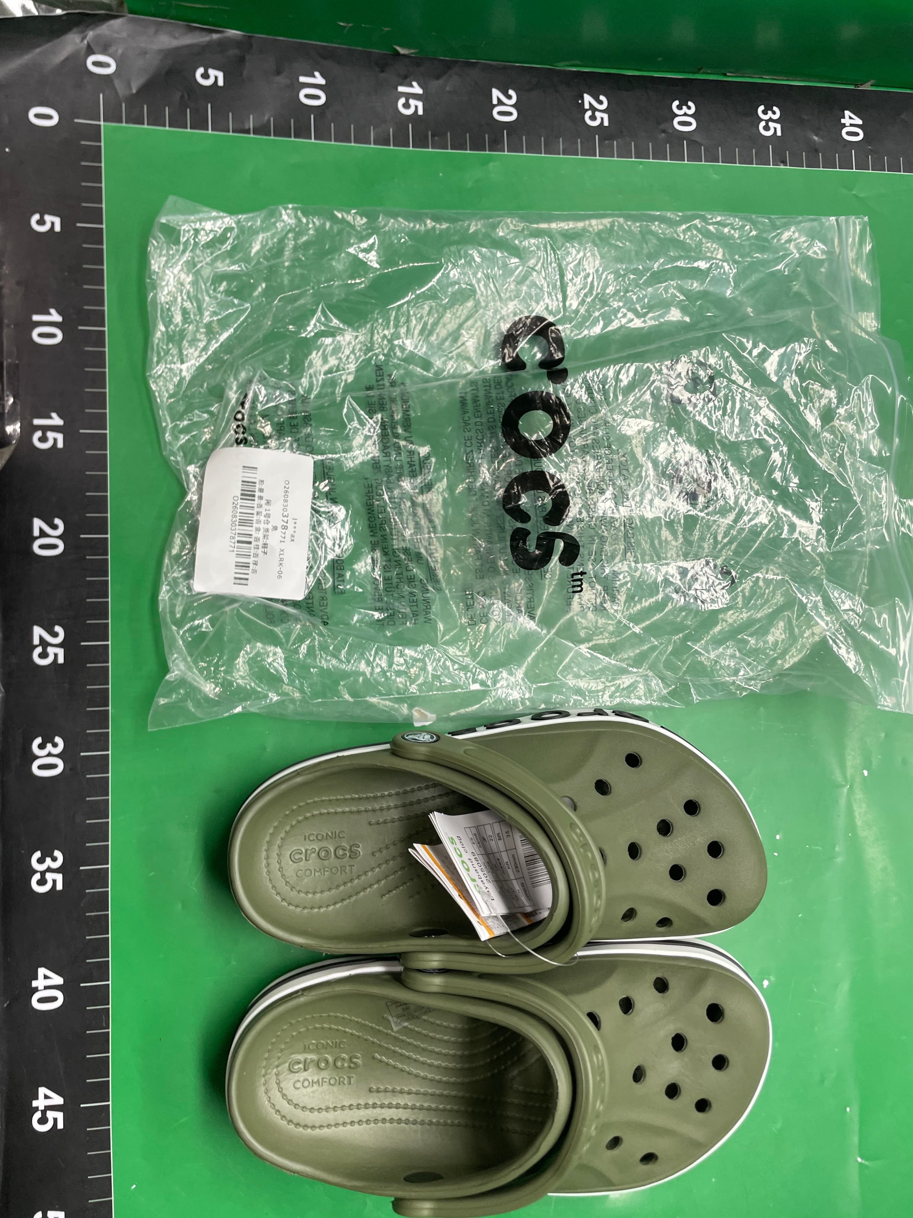 CROSS洞洞鞋大贝雅经典款情侣外穿夏季包头凉拖鞋男女沙滩鞋批发 — foto QC 1