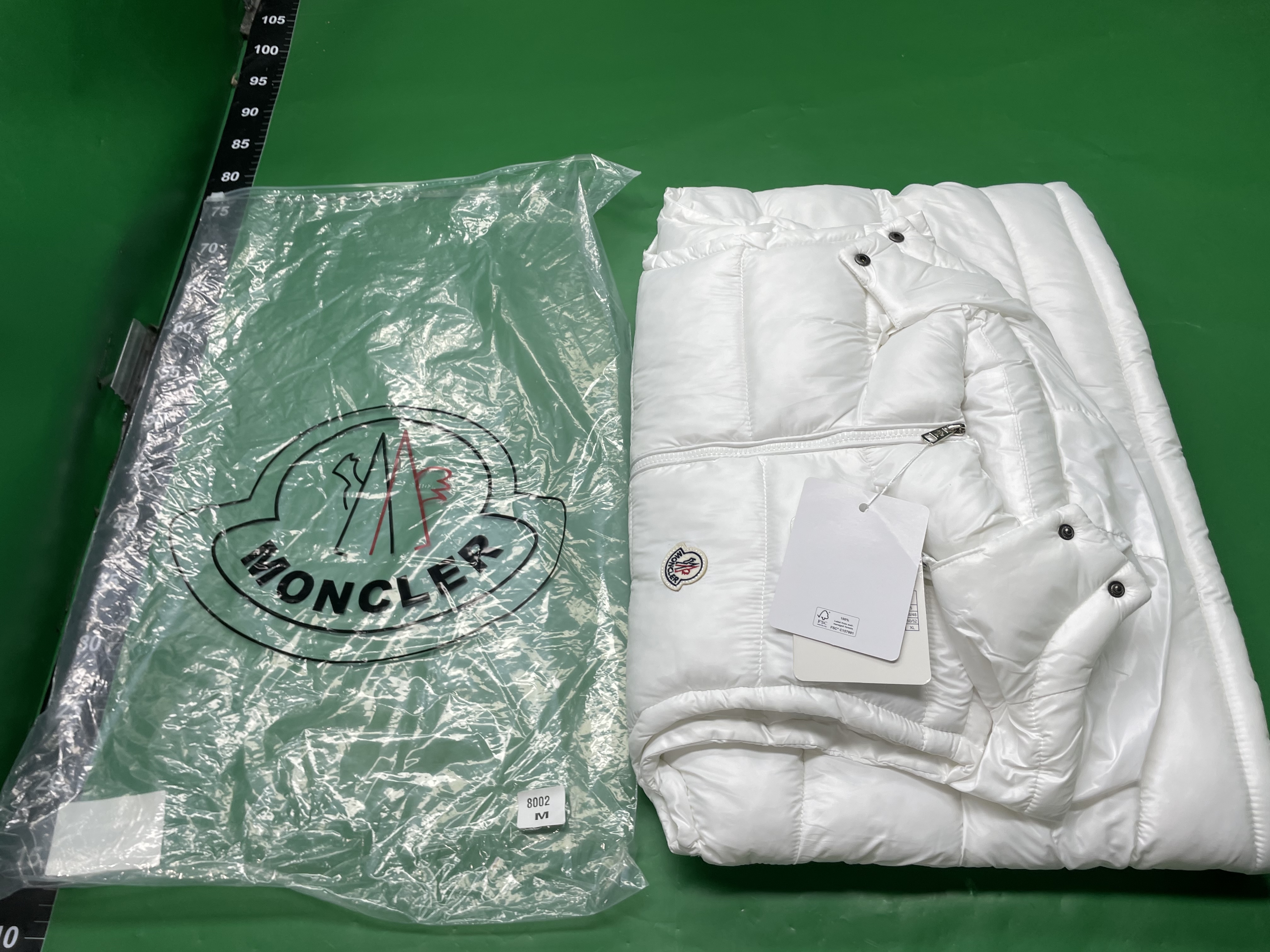 跨境男女款蒙家玛雅马甲经典亮面棉服马甲面包服舒适保暖防寒外套 — miniatura QC 2