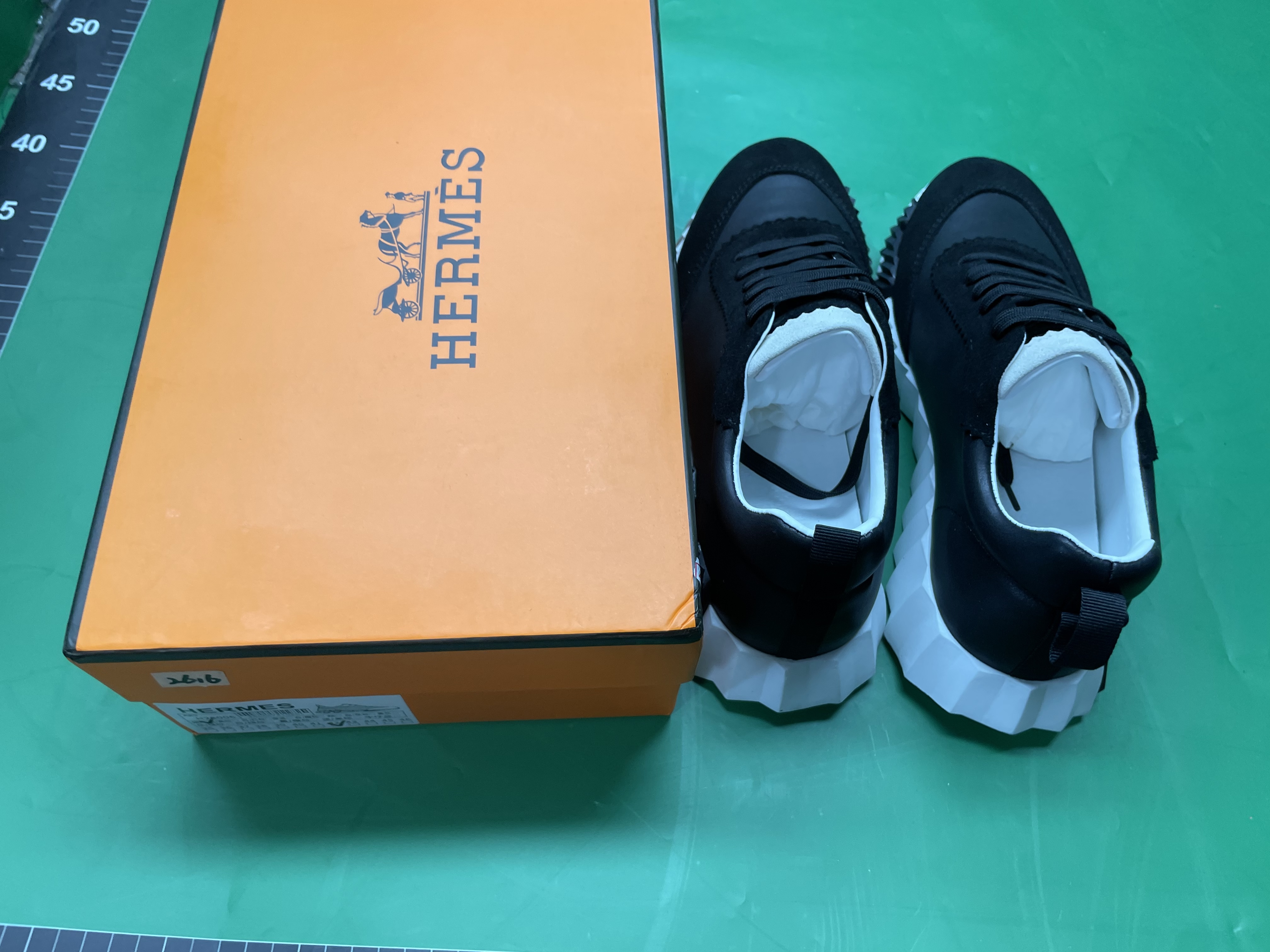 欧洲站奢饰品欧美国际品牌跨境外贸韩版潮流时尚批发运动休闲男鞋 — foto QC 1
