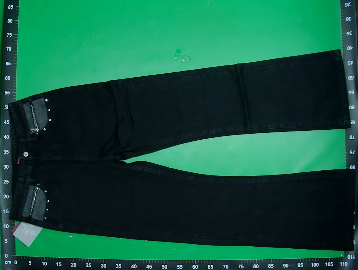Detw26Ss* "Snake Print Faded Wash" Black Denim with Irregular Pockets, Metal Rivets, Zipper, Stacked Effect Jeans — foto QC 1