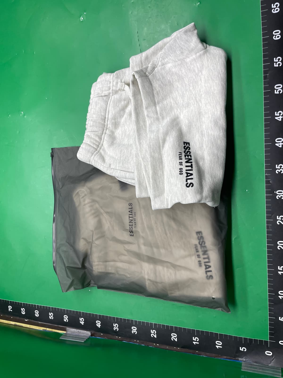 SS22  --Essentials- 小标植绒印花5分短裤Sweatshort — miniatura QC 4
