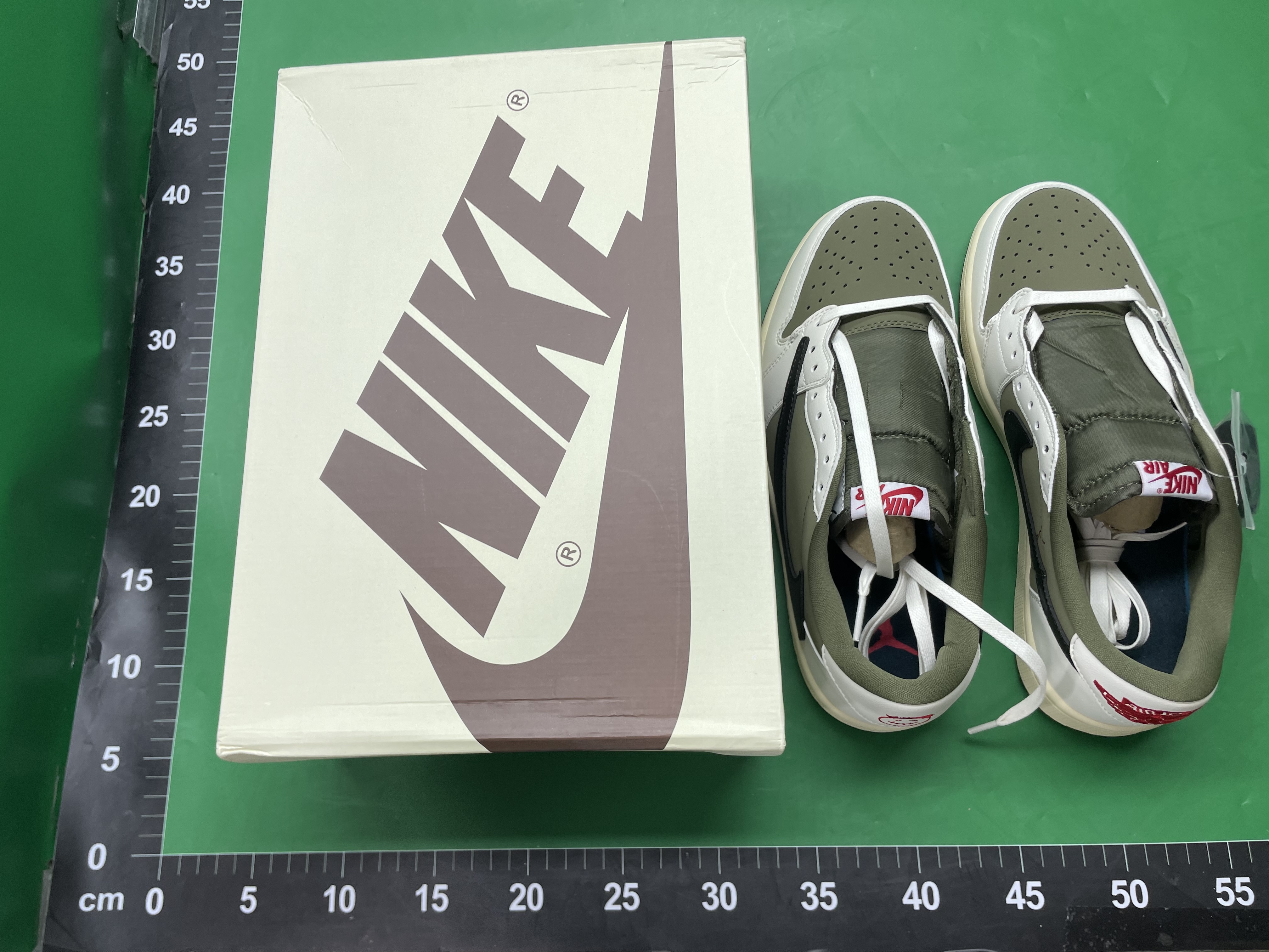 AJ1倒钩TS联名闪电篮球鞋情侣男女休闲板鞋乔1倒钩低帮男鞋 — miniatura QC 4
