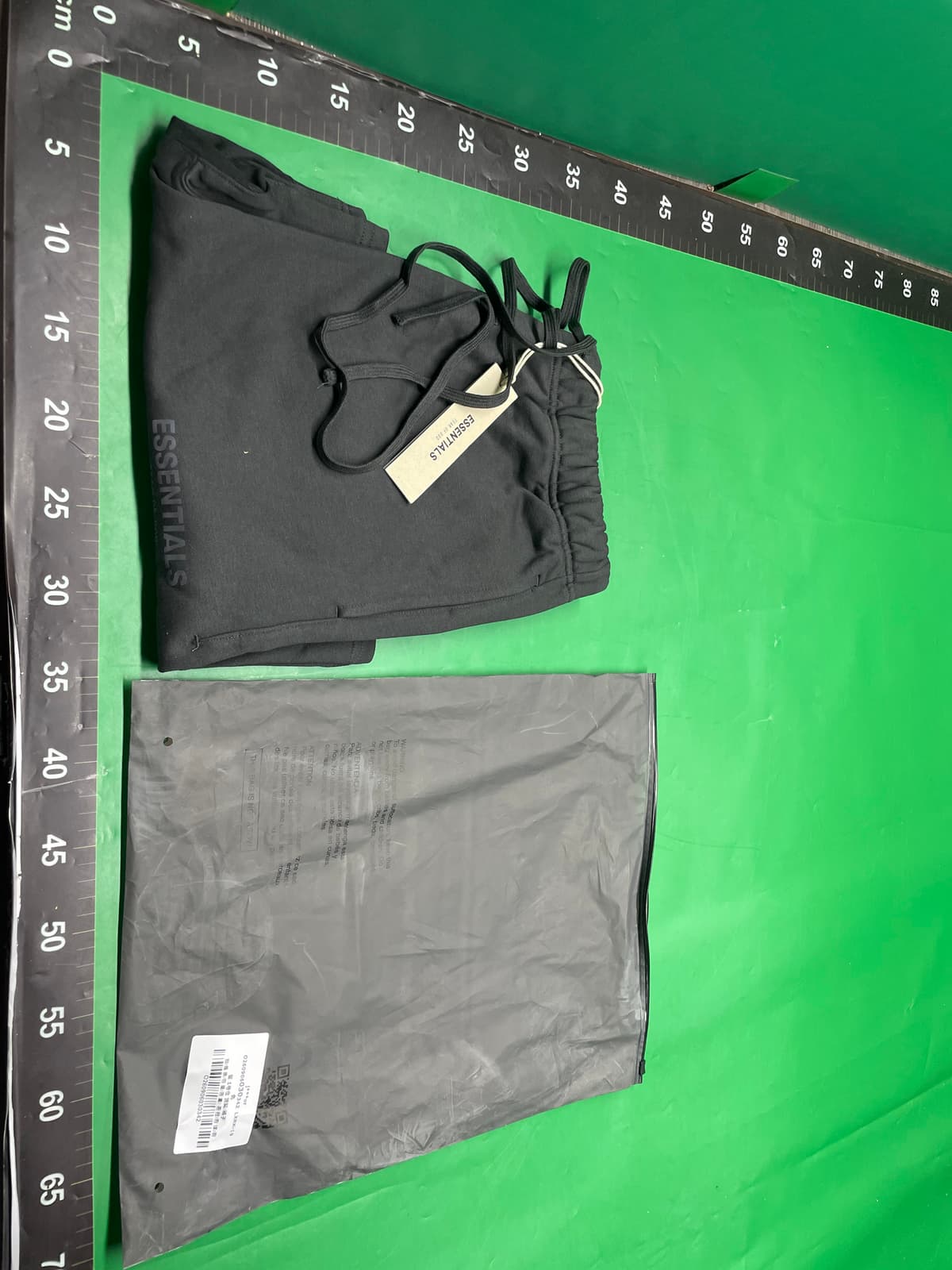 FOG复线ESSENTIALSZONE第七季休闲宽松反光短裤潮男女情侣五分裤 — foto QC 1