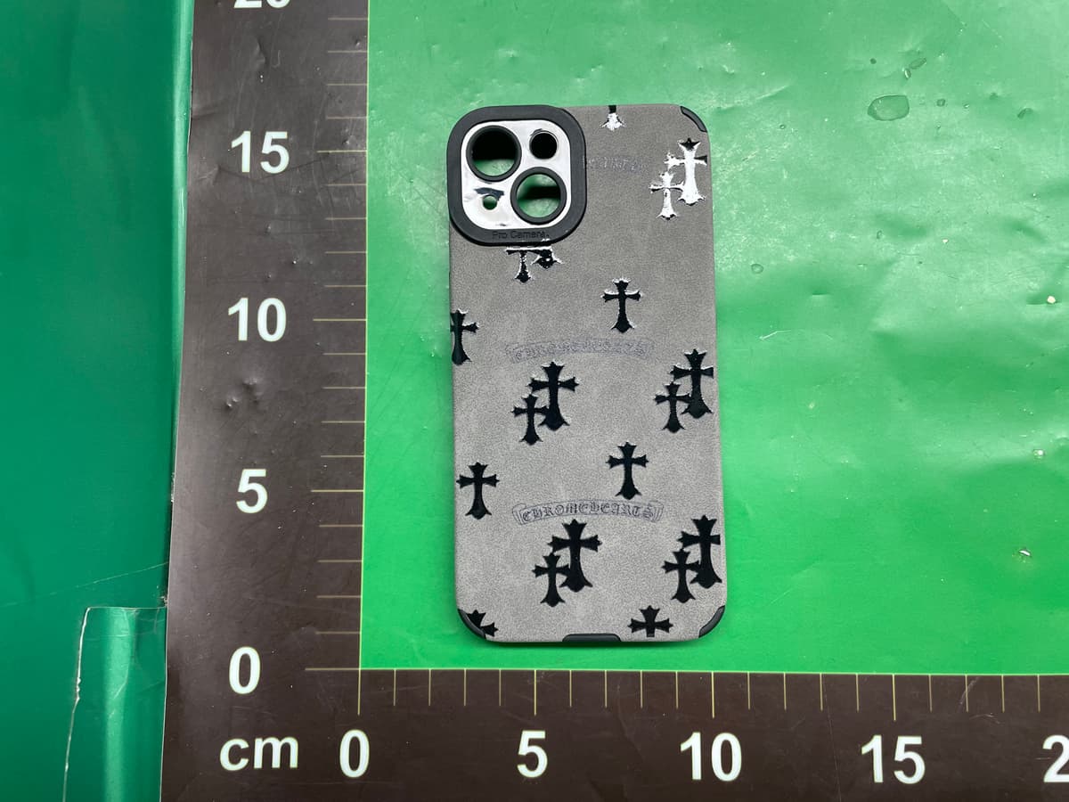 适用于个性翻毛皮手机壳iPhone18ProMax保护壳十字架苹果17ProMax全包绒面直边15Plus防摔软套16男女1413情侣 — foto QC 1
