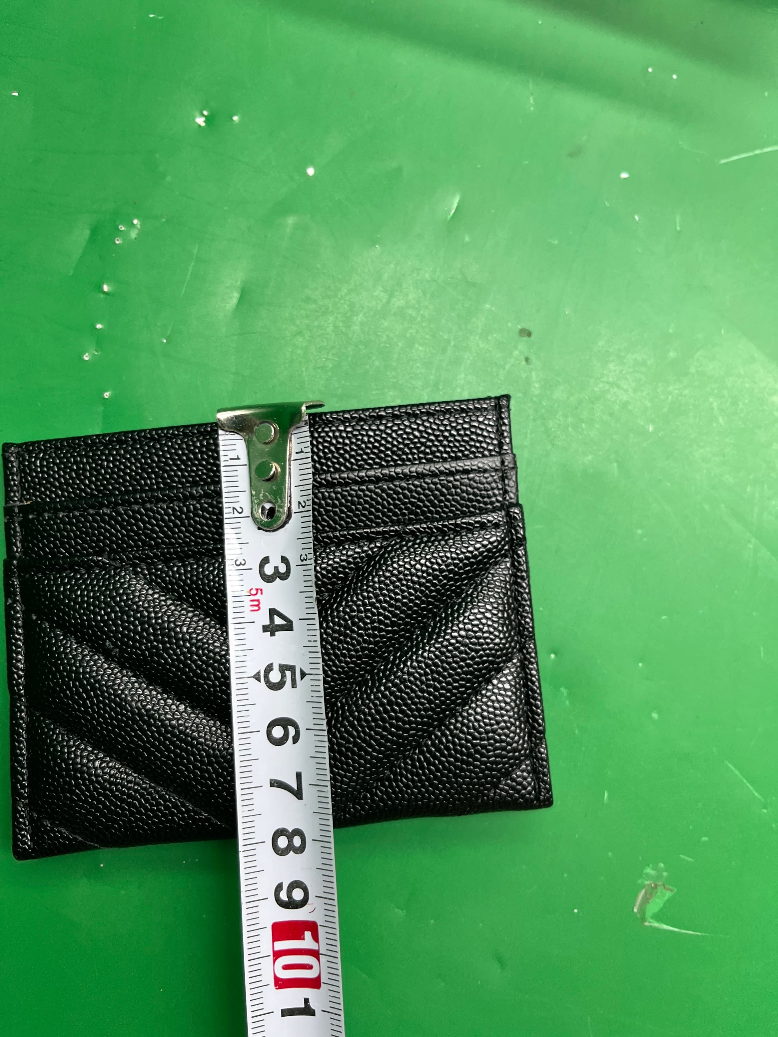 工厂短款卡夹片式卡套头层皮鱼子酱字母卡包杨树林潮牌内logo — foto QC 1