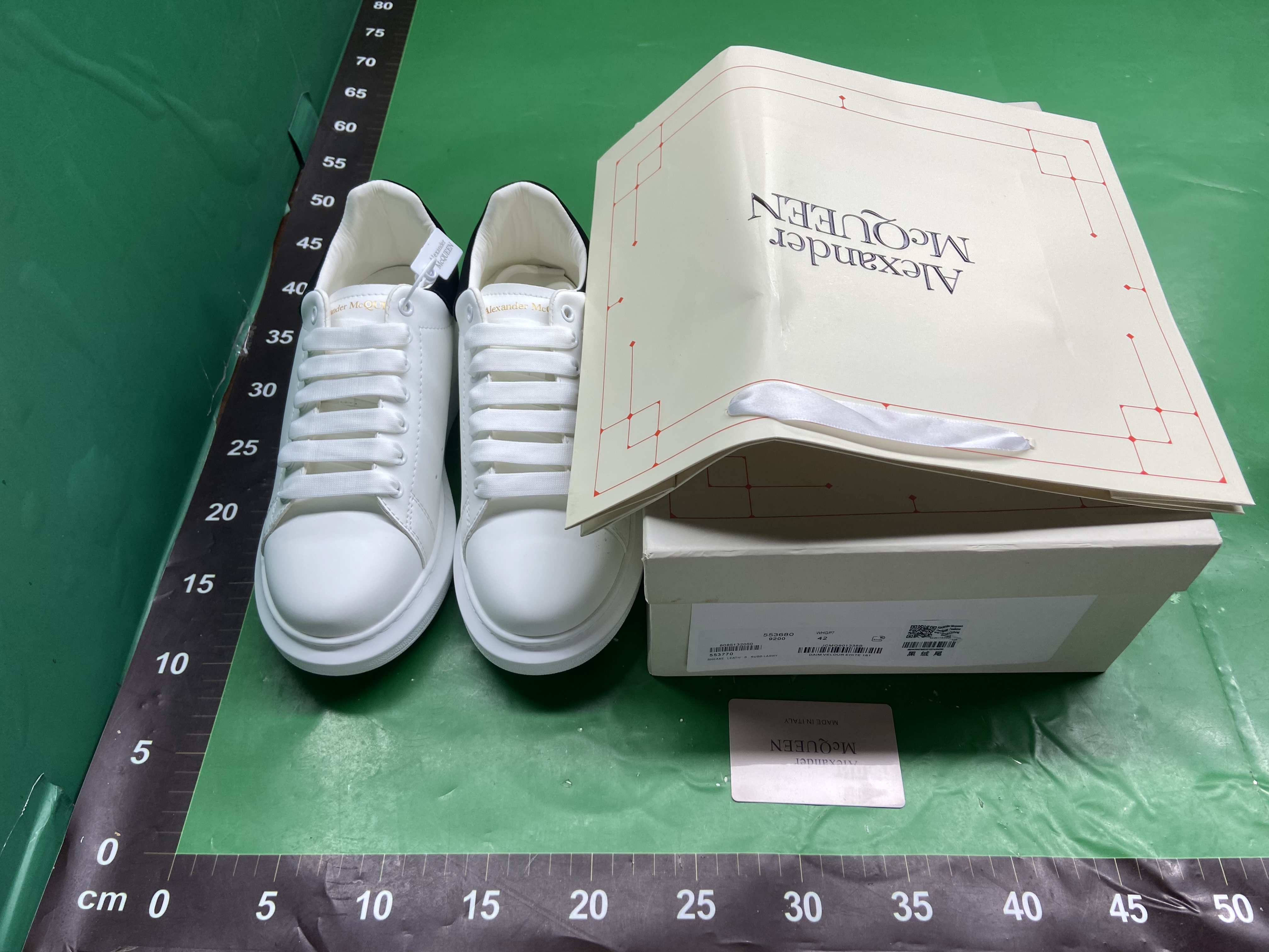 Cross-Border Foreign Trade Couples High Version Mcqueen White Shoes Platform Thick Sole Inner Heightening Versatile Casual Men's and Women's Sneakers Trend — miniatura QC 3