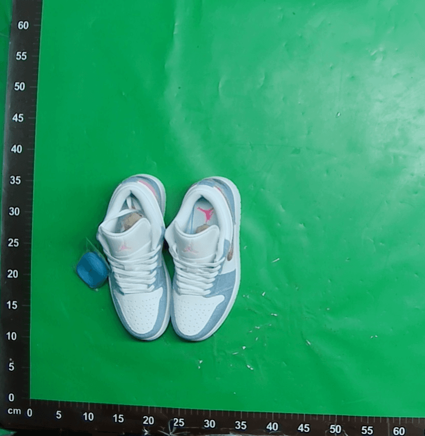 莆田鞋纯原aj1飞翼板鞋男士低帮运动鞋女休闲鞋皮面百搭通勤潮鞋 — foto QC 1