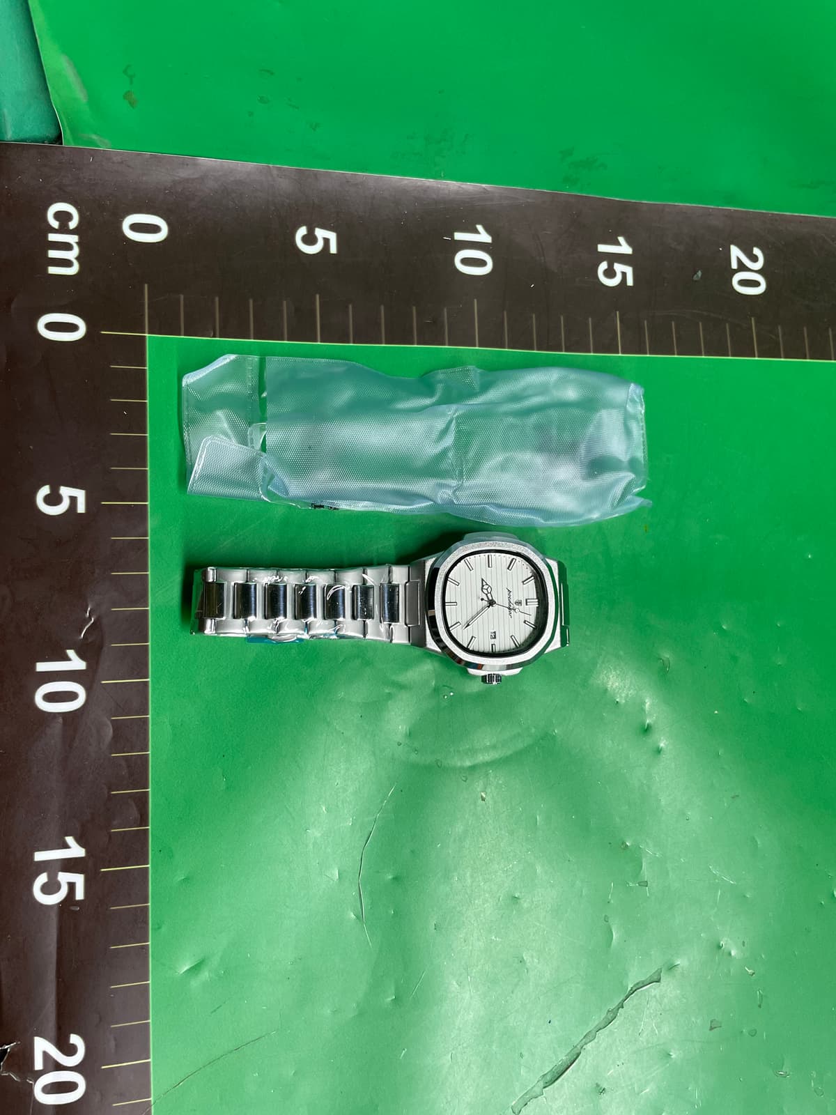 瑞士品牌新款防水超薄款男士手表日历石英表直播外贸爆款一件代发 — foto QC 1