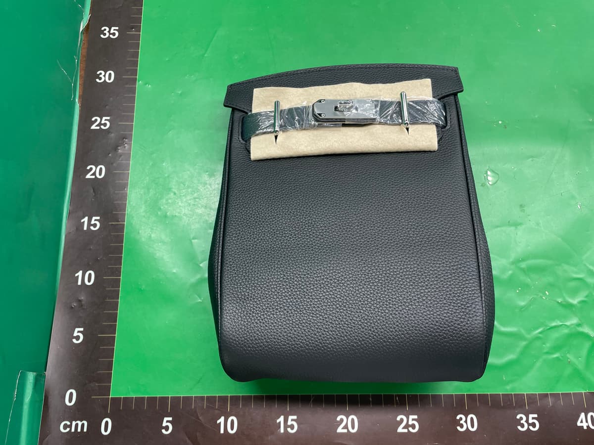 包包2025新款包包凯丽胸包头层牛皮真皮斜挎包男女通用中性情侣包 — foto QC 1