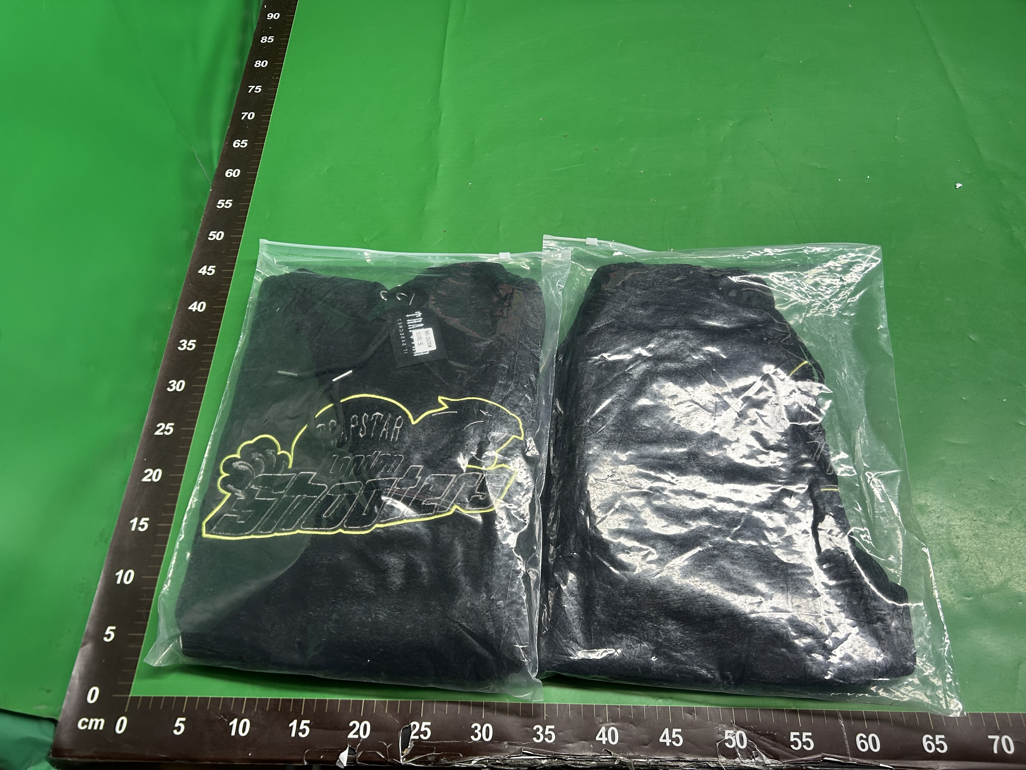 广州批发Trapstar渐变字母迷彩毛巾刺绣加绒连帽卫衣卫裤休闲套装 — foto QC 1