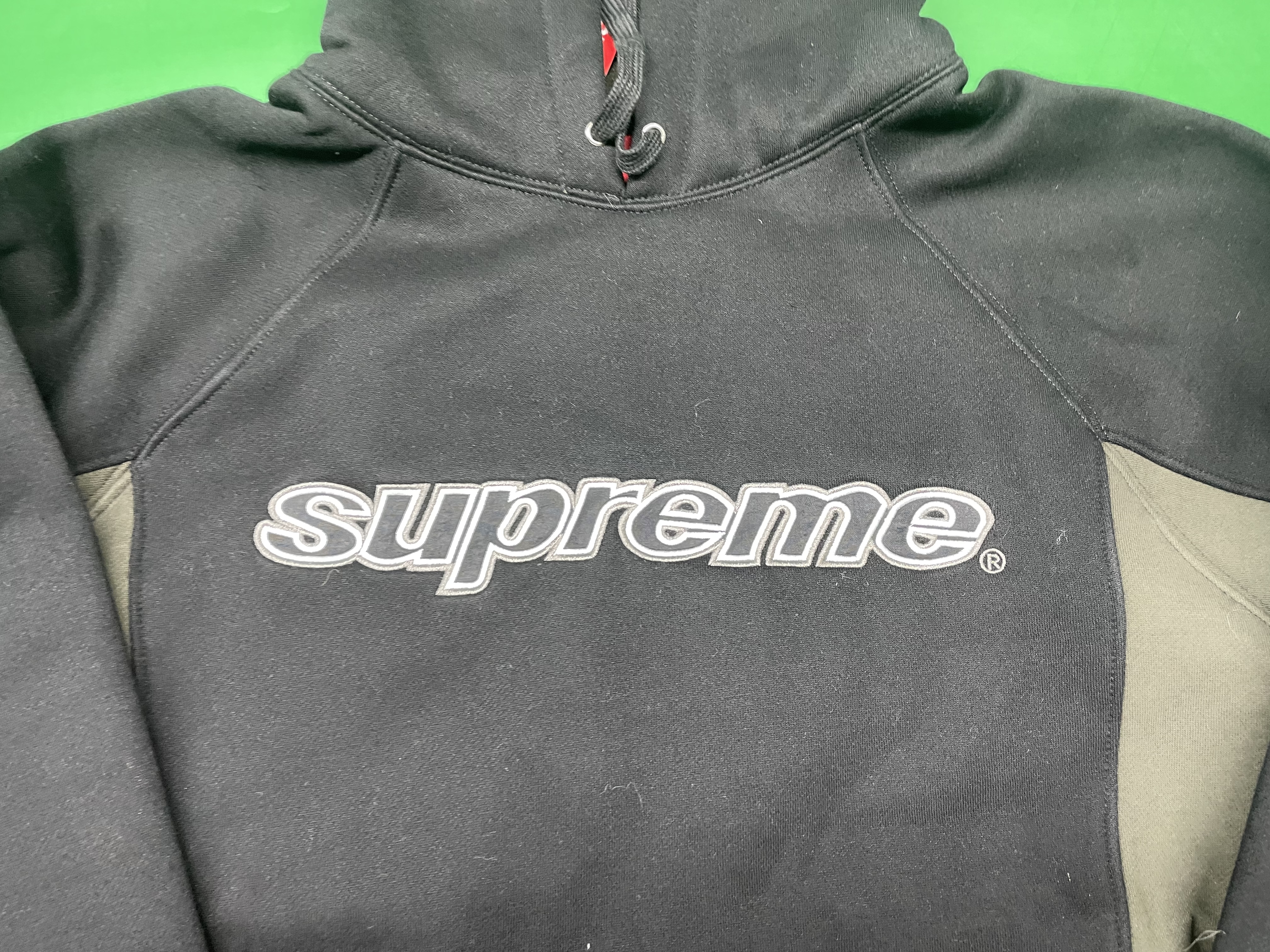 现货 Supreme 26SS Satin Applique Hooded 缎面贴花连帽卫衣帽衫 — miniatura QC 4