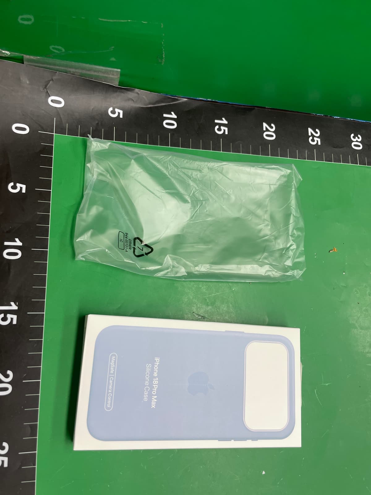 适用iPhone18promax液态硅胶手机壳磁吸苹果17pro动画MagSafe官网纯色新款手机保护套华强北同款 — miniatura QC 3