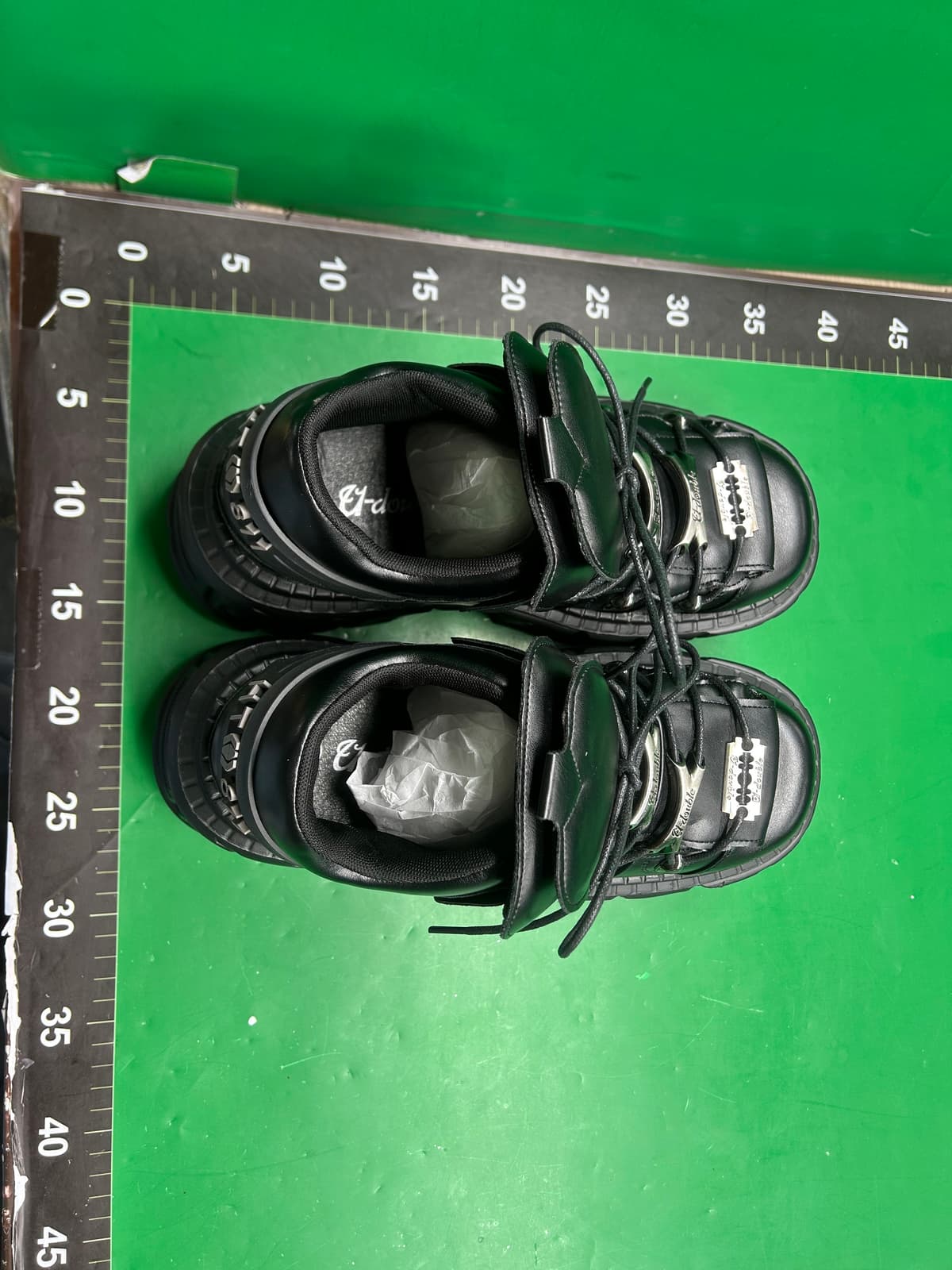 跨境暗黑老爹鞋厚底女鞋重金属个性哥特风朋克女靴工厂批发直供 — foto QC 1